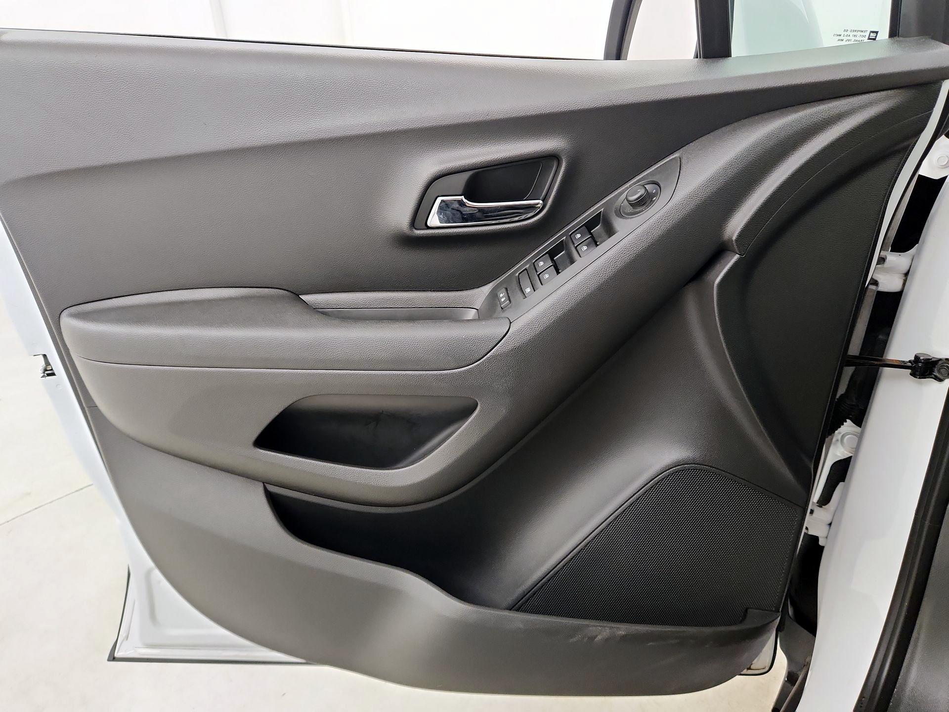 Thumbnail: 2020 Chevrolet Trax - 12