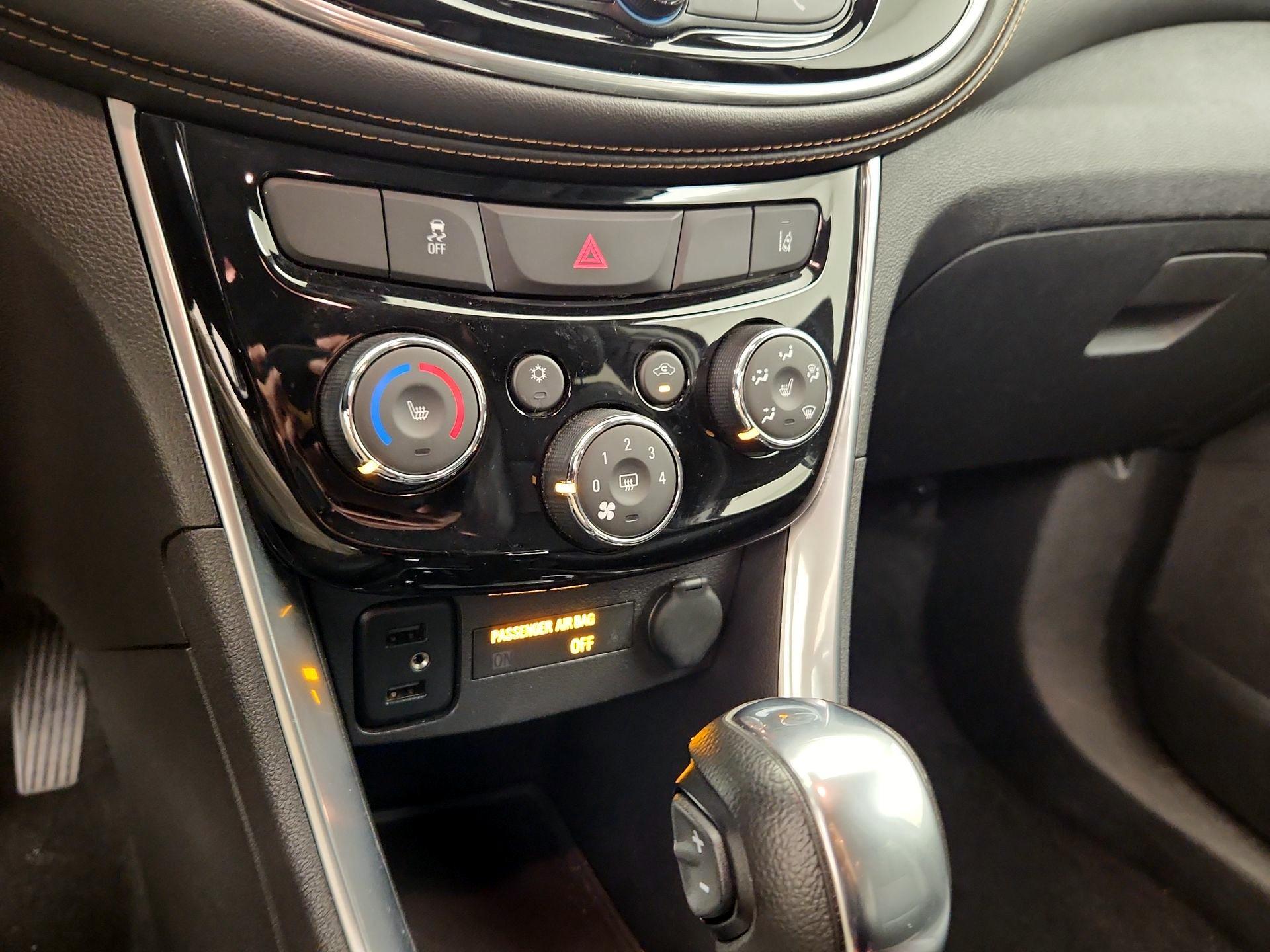 Thumbnail: 2020 Chevrolet Trax - 16