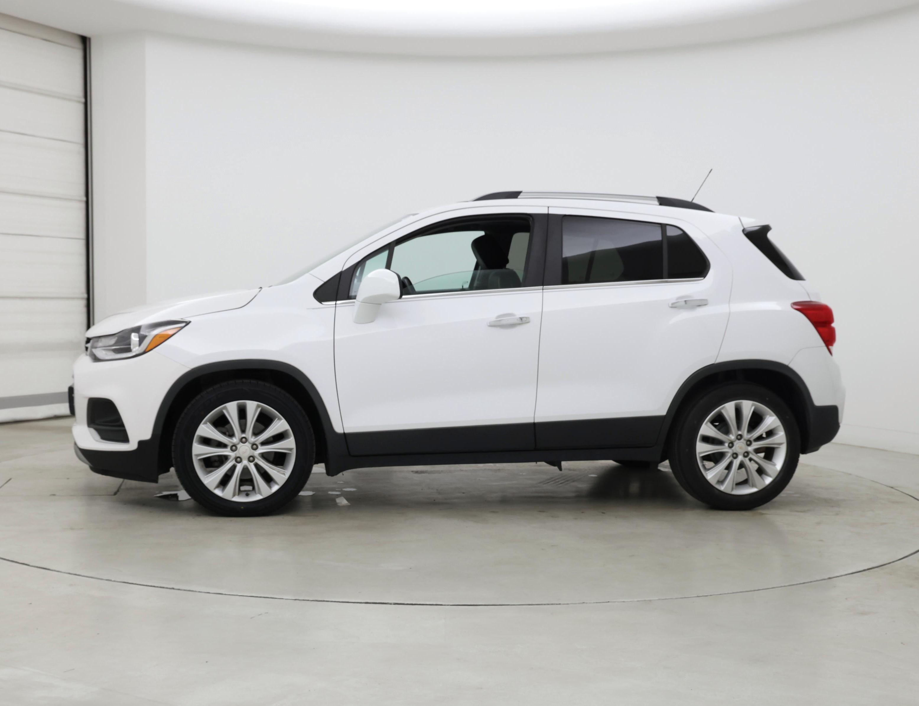 Thumbnail: 2020 Chevrolet Trax - 3