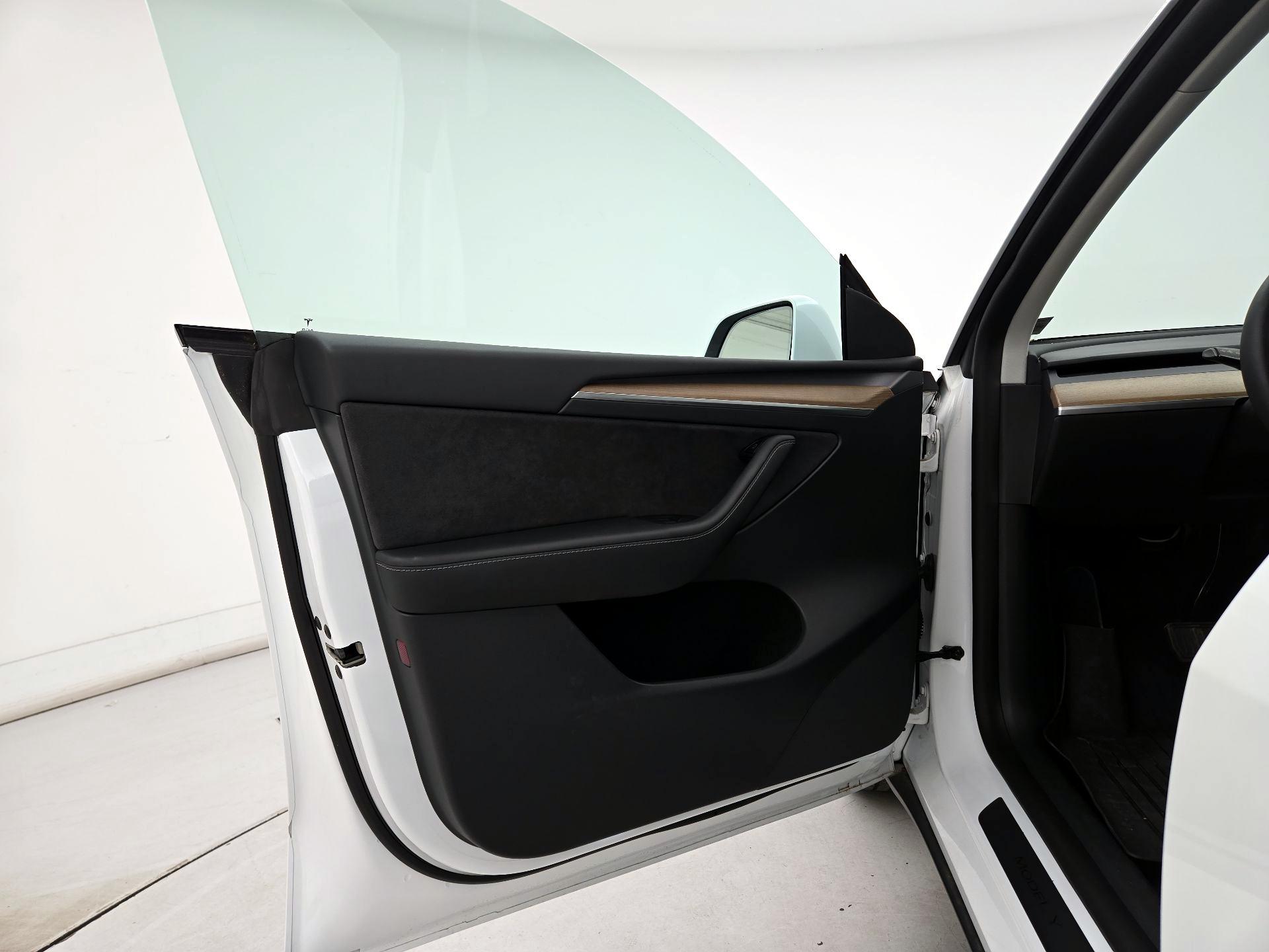 Thumbnail: 2022 Tesla Model Y - 12