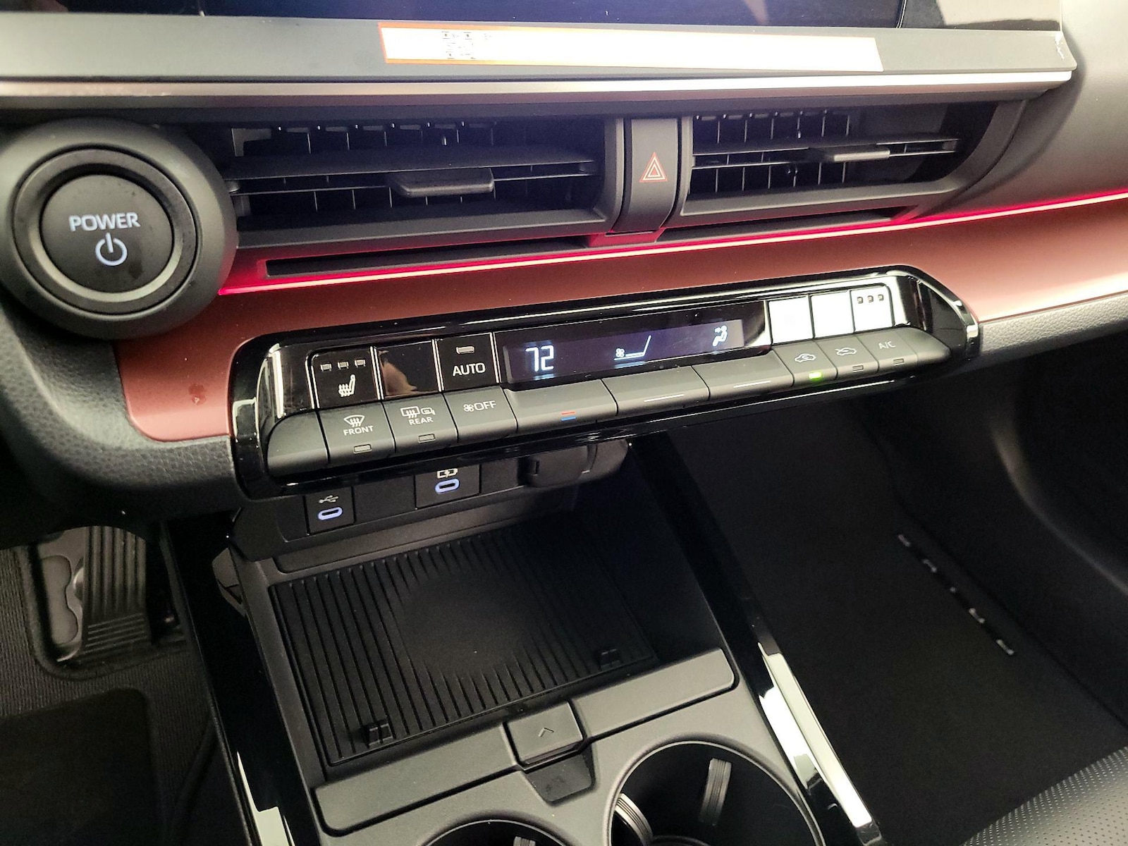 2026 Toyota Prius Plug-in Hybrid XSE - Photo 18