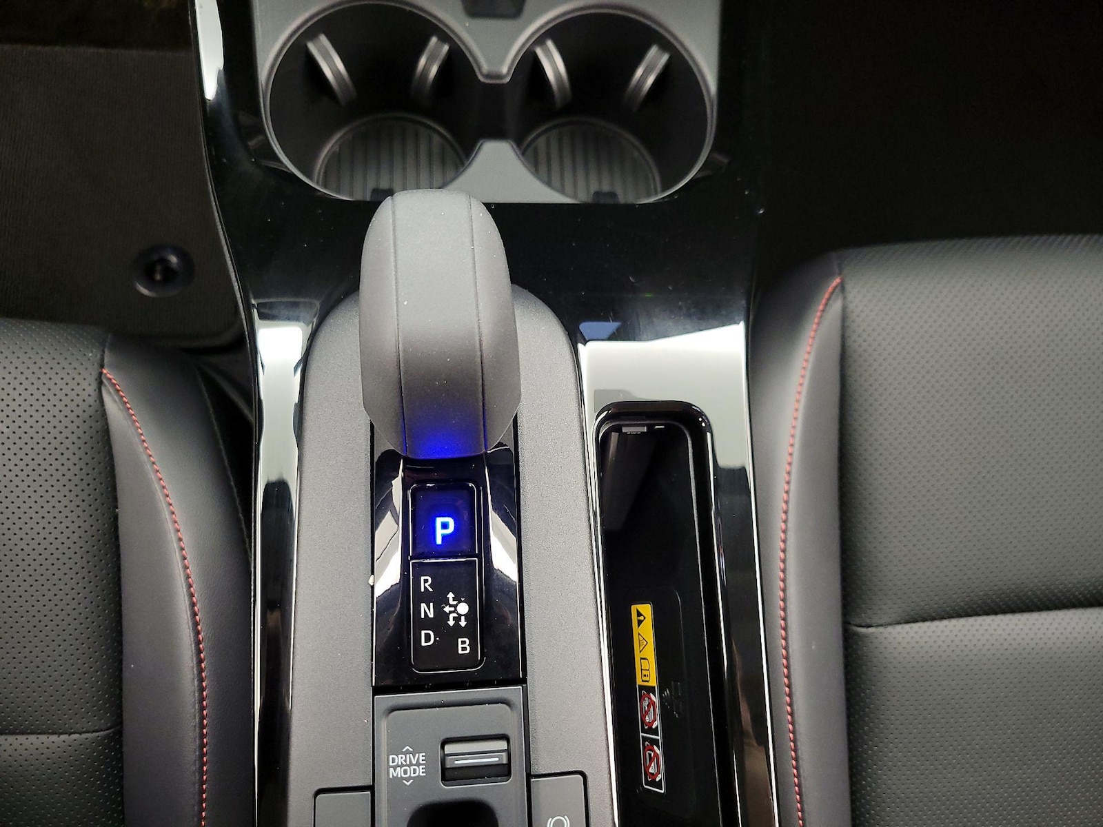 2026 Toyota Prius Plug-in Hybrid XSE - Photo 19