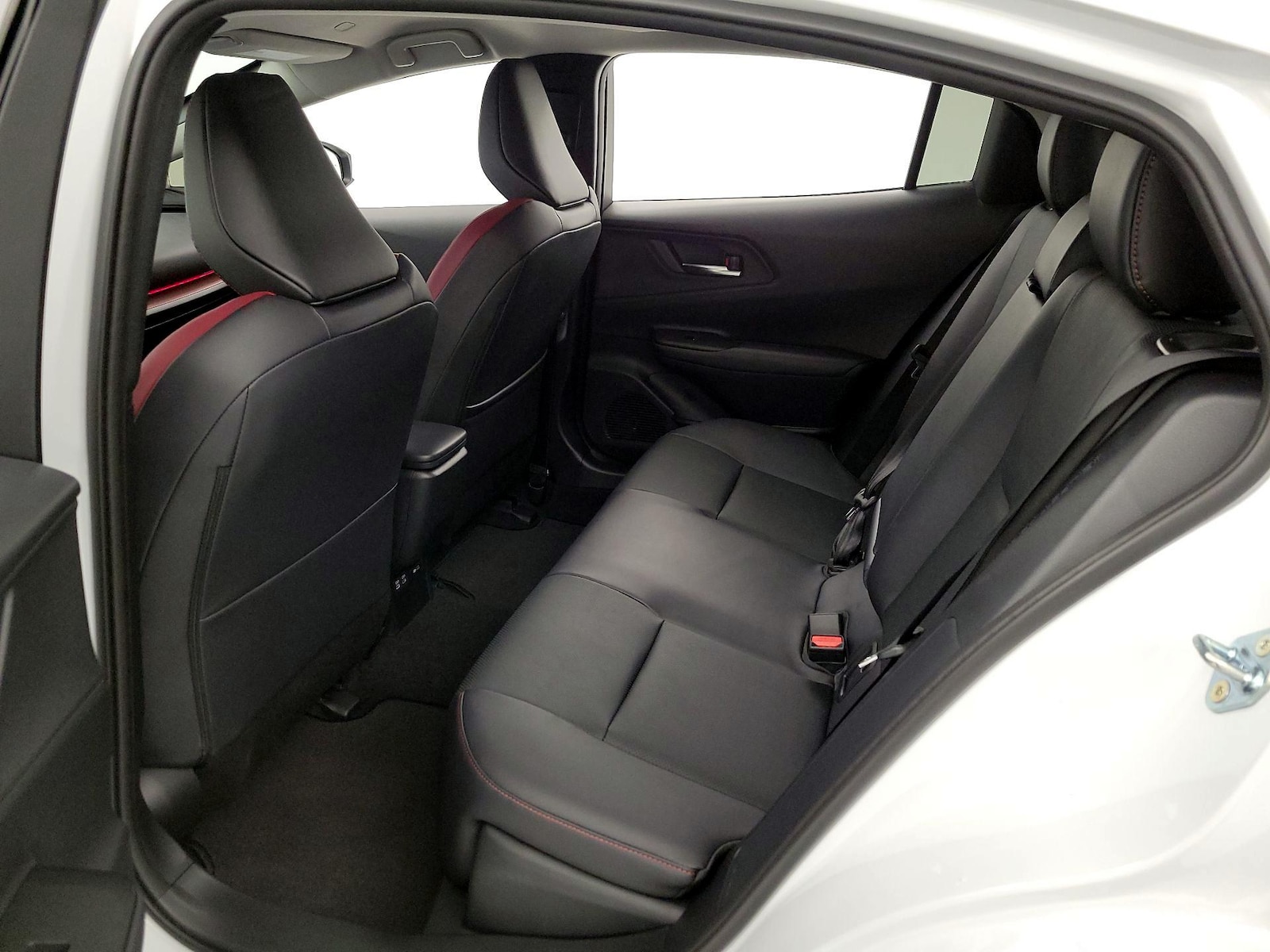 2026 Toyota Prius Plug-in Hybrid XSE - Photo 21