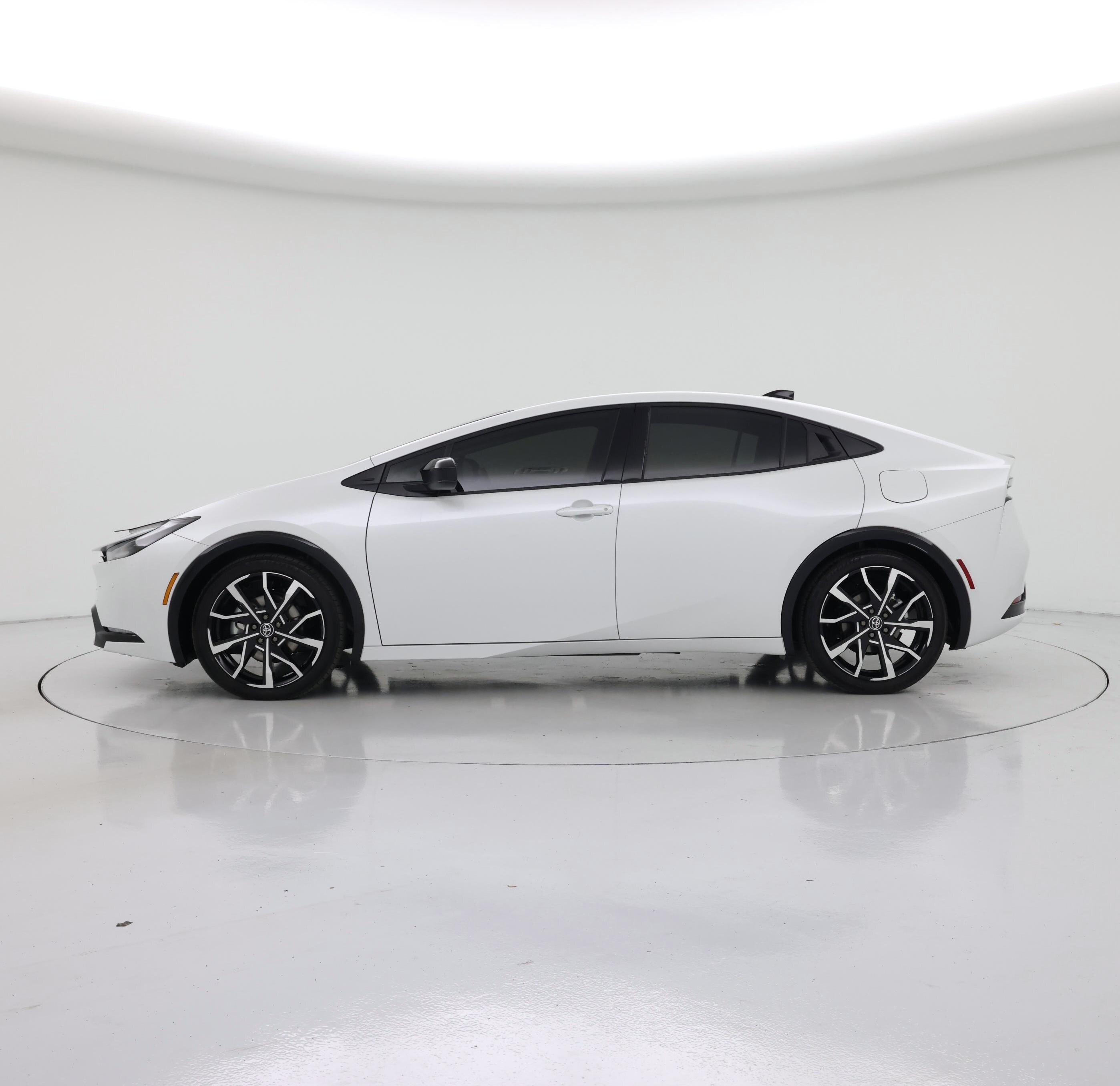 Thumbnail: 2026 Toyota Prius - 3
