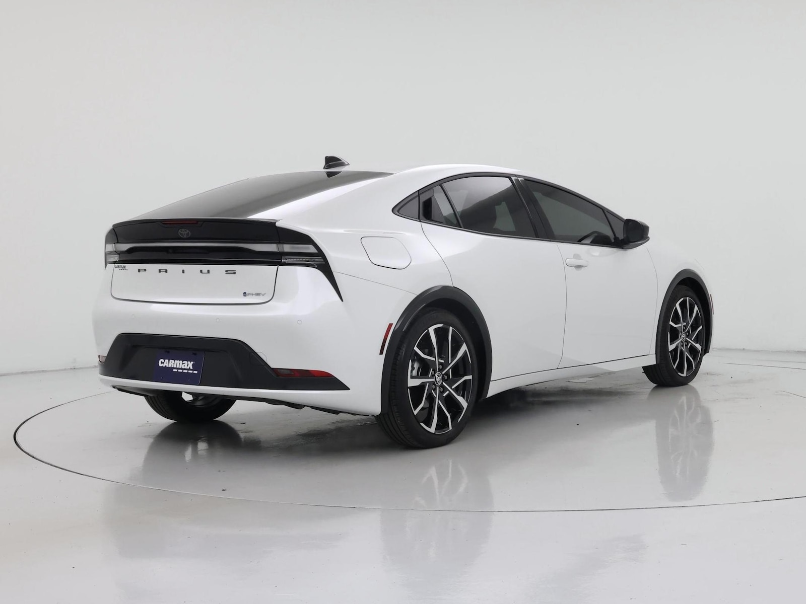 2026 Toyota Prius Plug-in Hybrid XSE - Photo 9