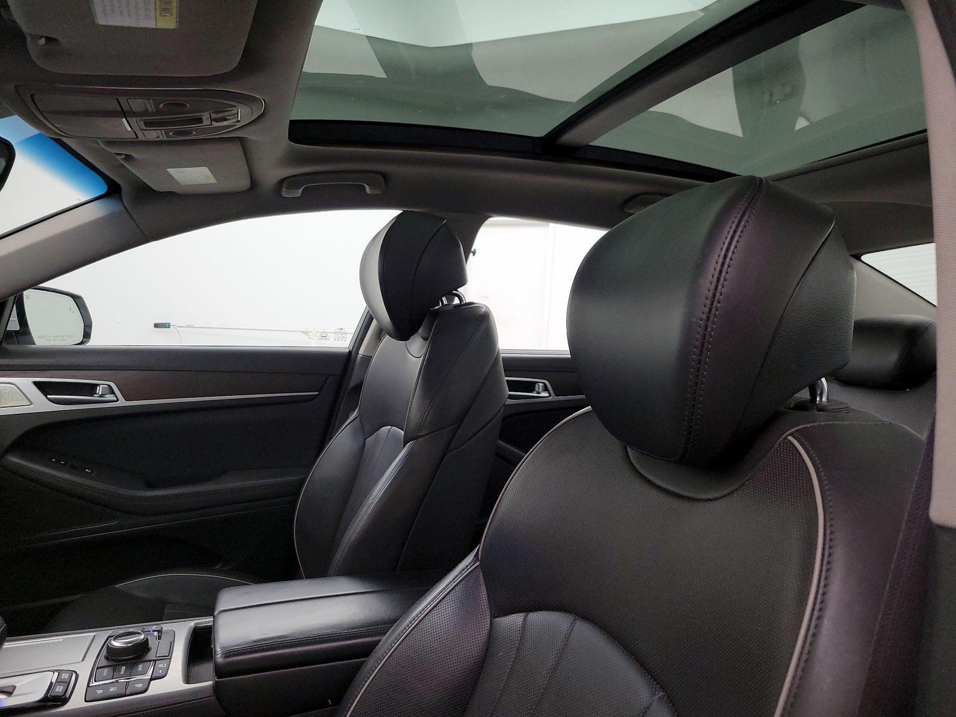 Thumbnail: 2019 Genesis G80 - 19