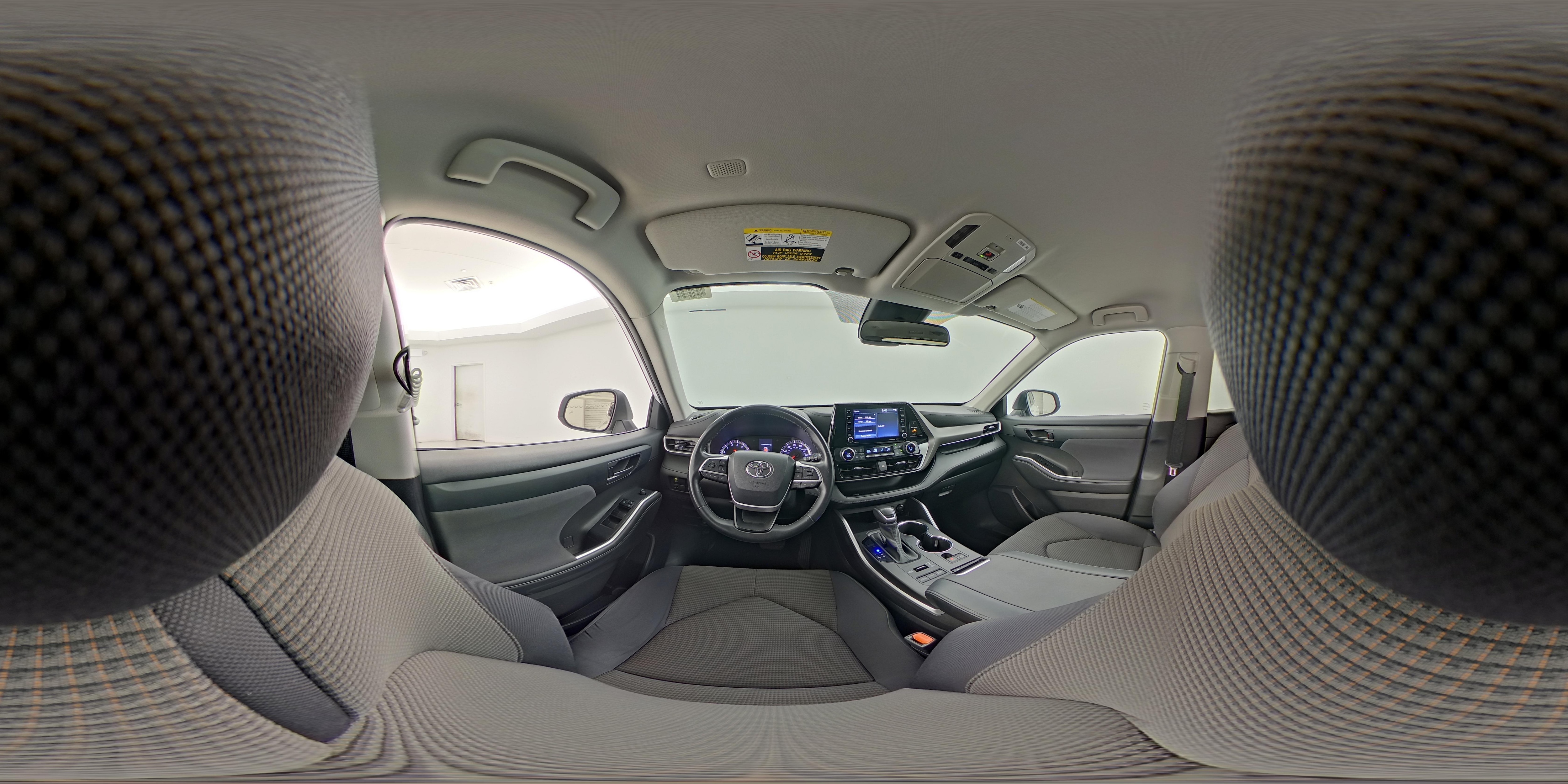 2022 Toyota Highlander LE - Photo 27