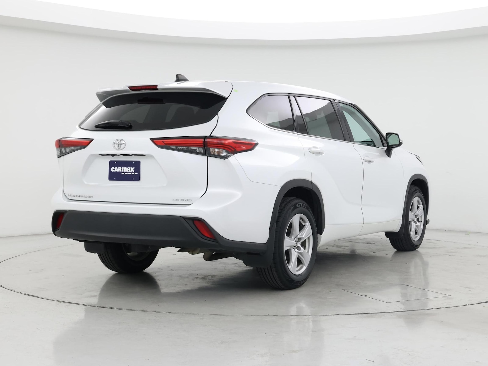 2022 Toyota Highlander LE - Photo 9
