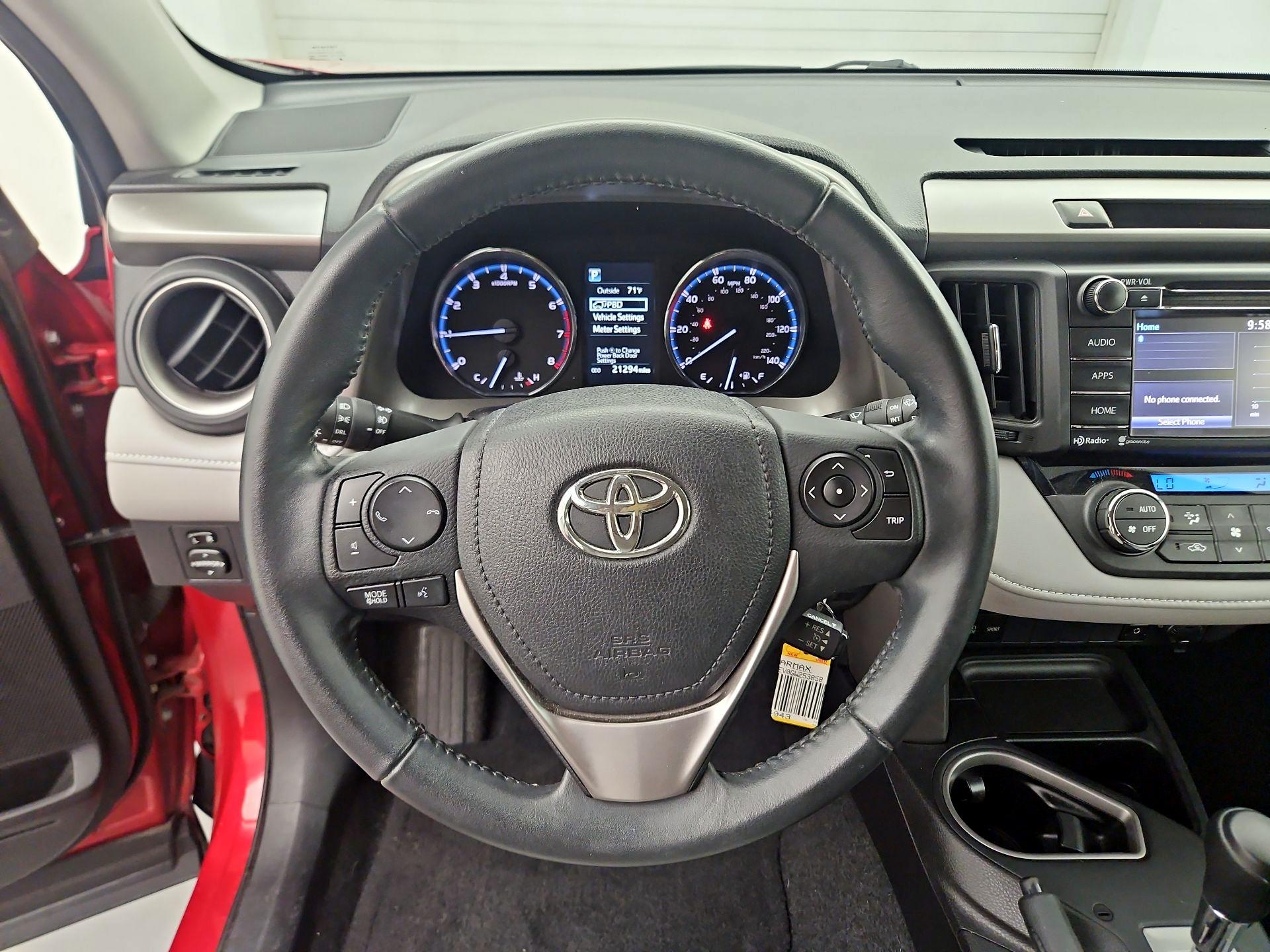 Thumbnail: 2016 Toyota RAV4 - 10
