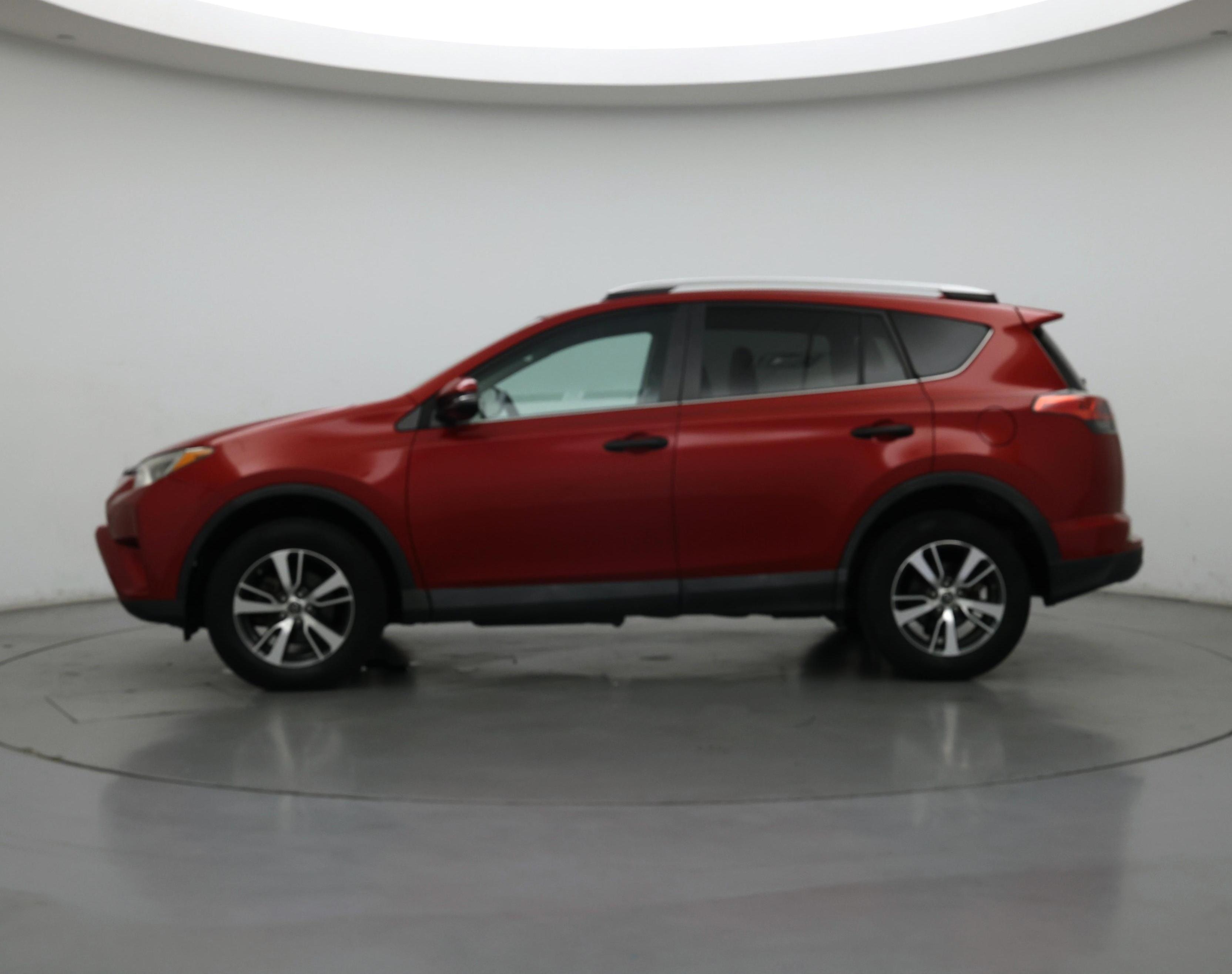 Thumbnail: 2016 Toyota RAV4 - 3