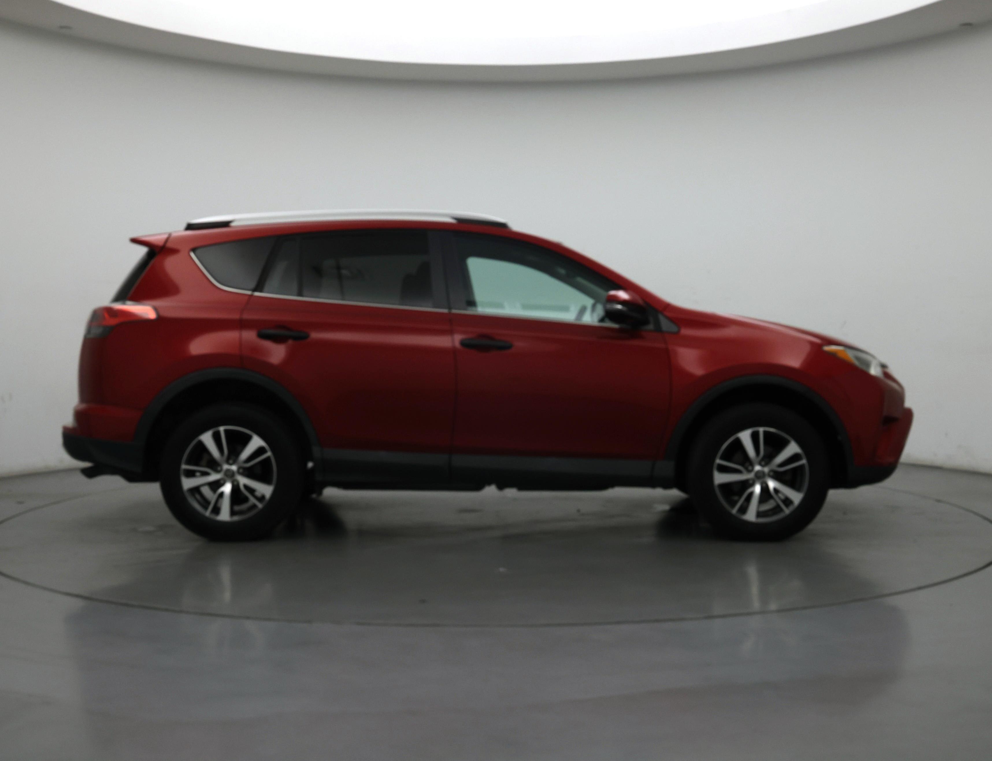 Thumbnail: 2016 Toyota RAV4 - 7