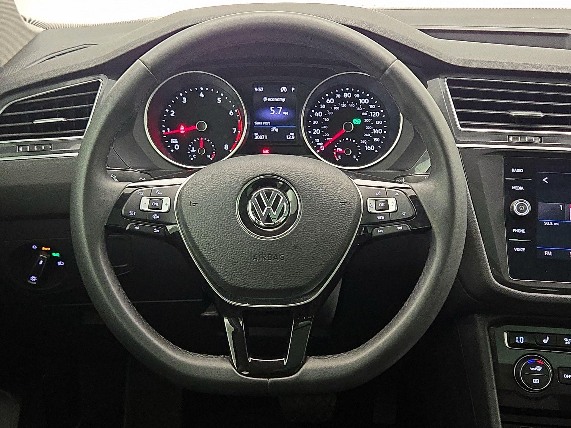 Thumbnail: 2020 Volkswagen Tiguan - 10