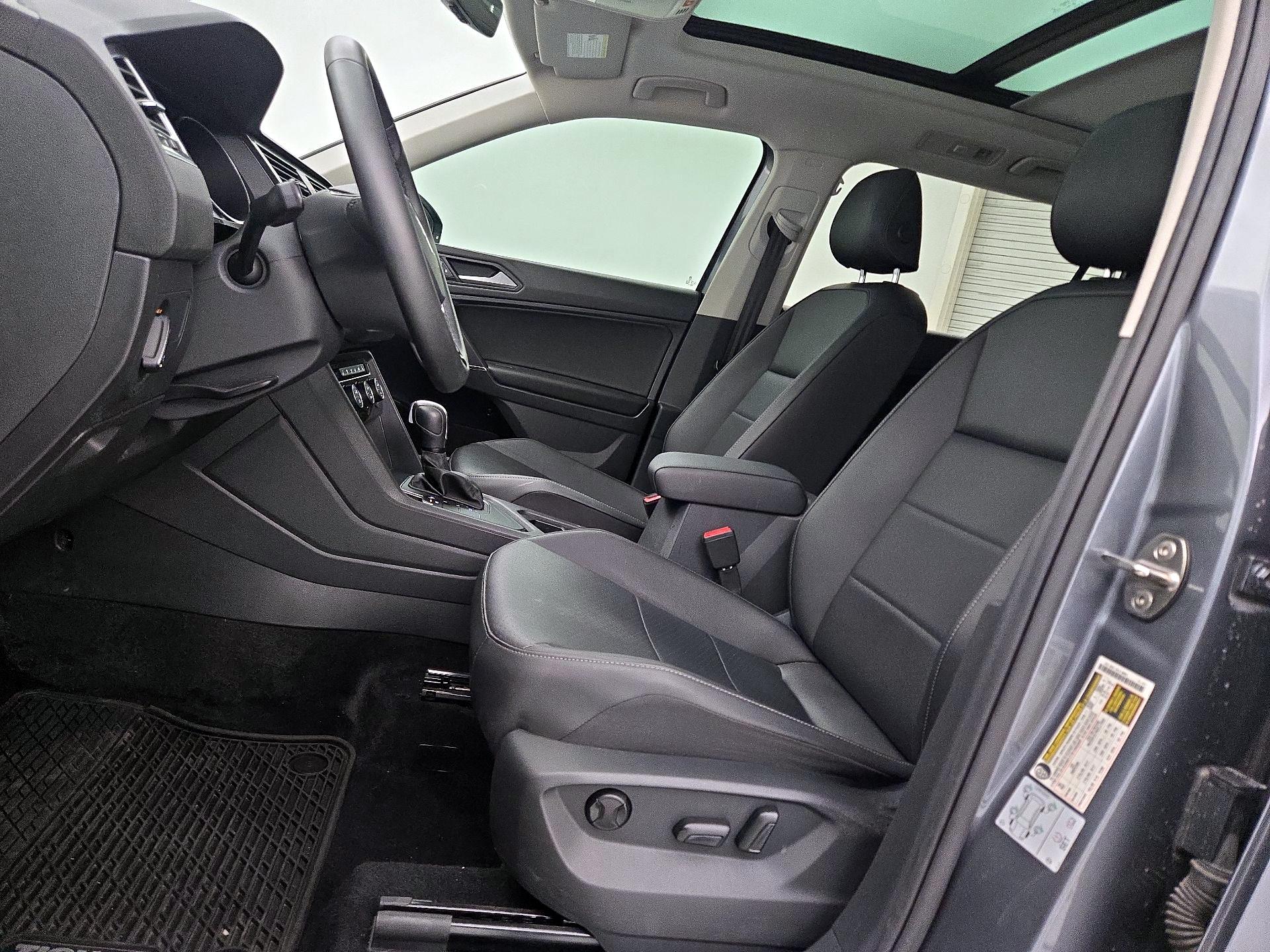 Thumbnail: 2020 Volkswagen Tiguan - 11