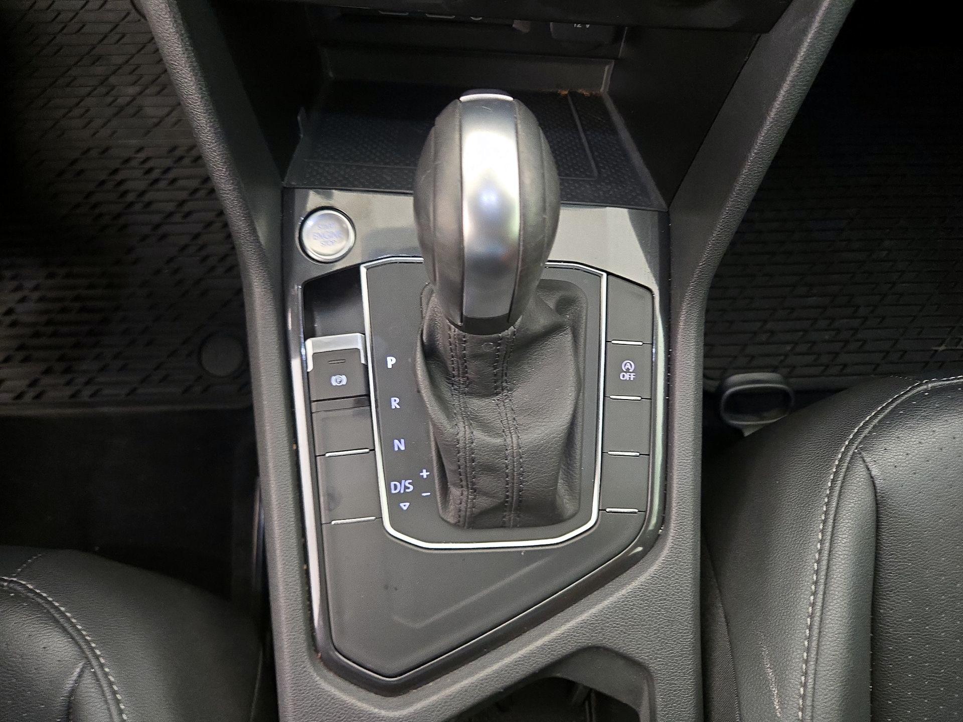 Thumbnail: 2020 Volkswagen Tiguan - 17