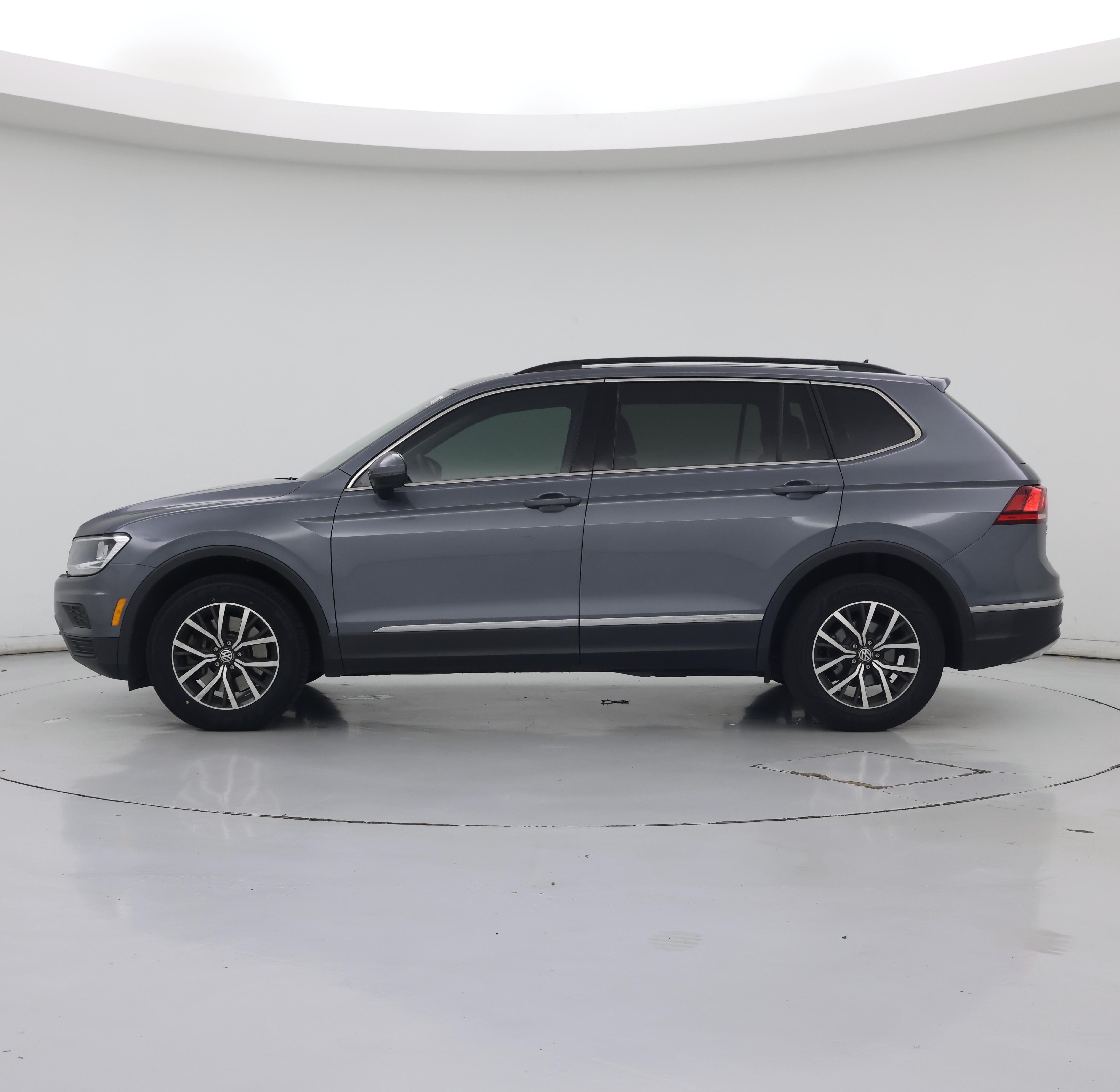 Thumbnail: 2020 Volkswagen Tiguan - 3