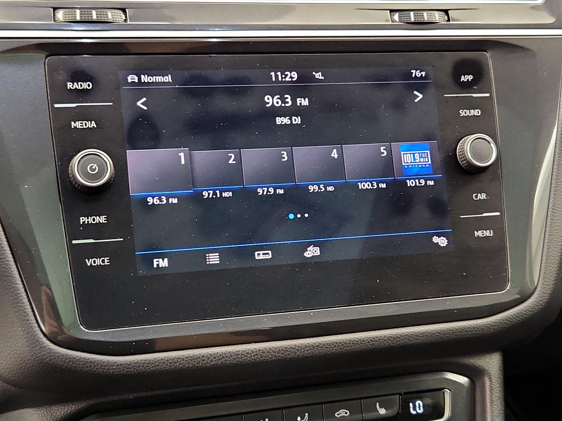 Thumbnail: 2018 Volkswagen Tiguan - 15