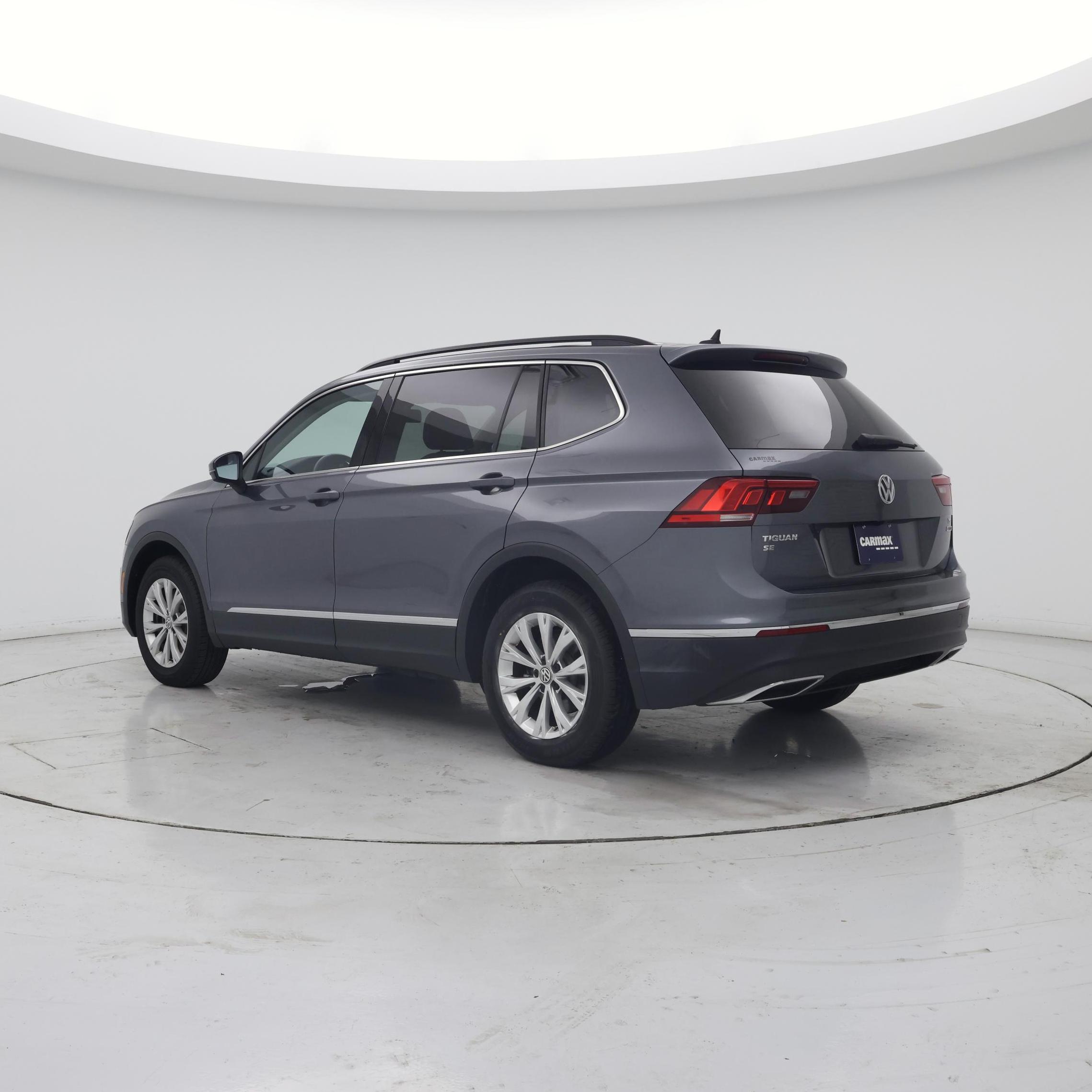 Thumbnail: 2018 Volkswagen Tiguan - 2