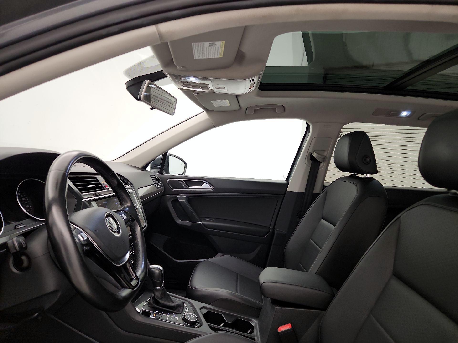 Thumbnail: 2018 Volkswagen Tiguan - 19