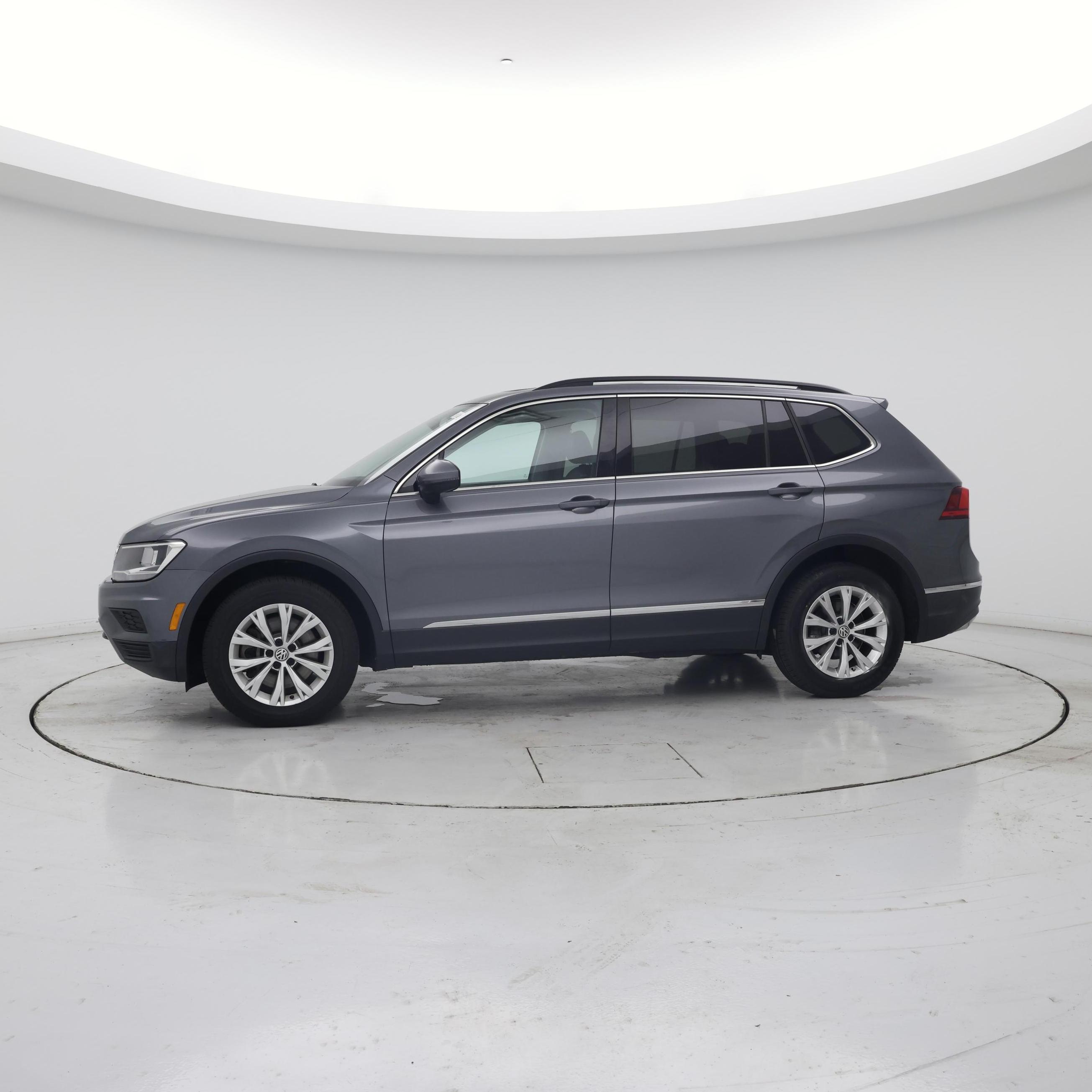 Thumbnail: 2018 Volkswagen Tiguan - 3