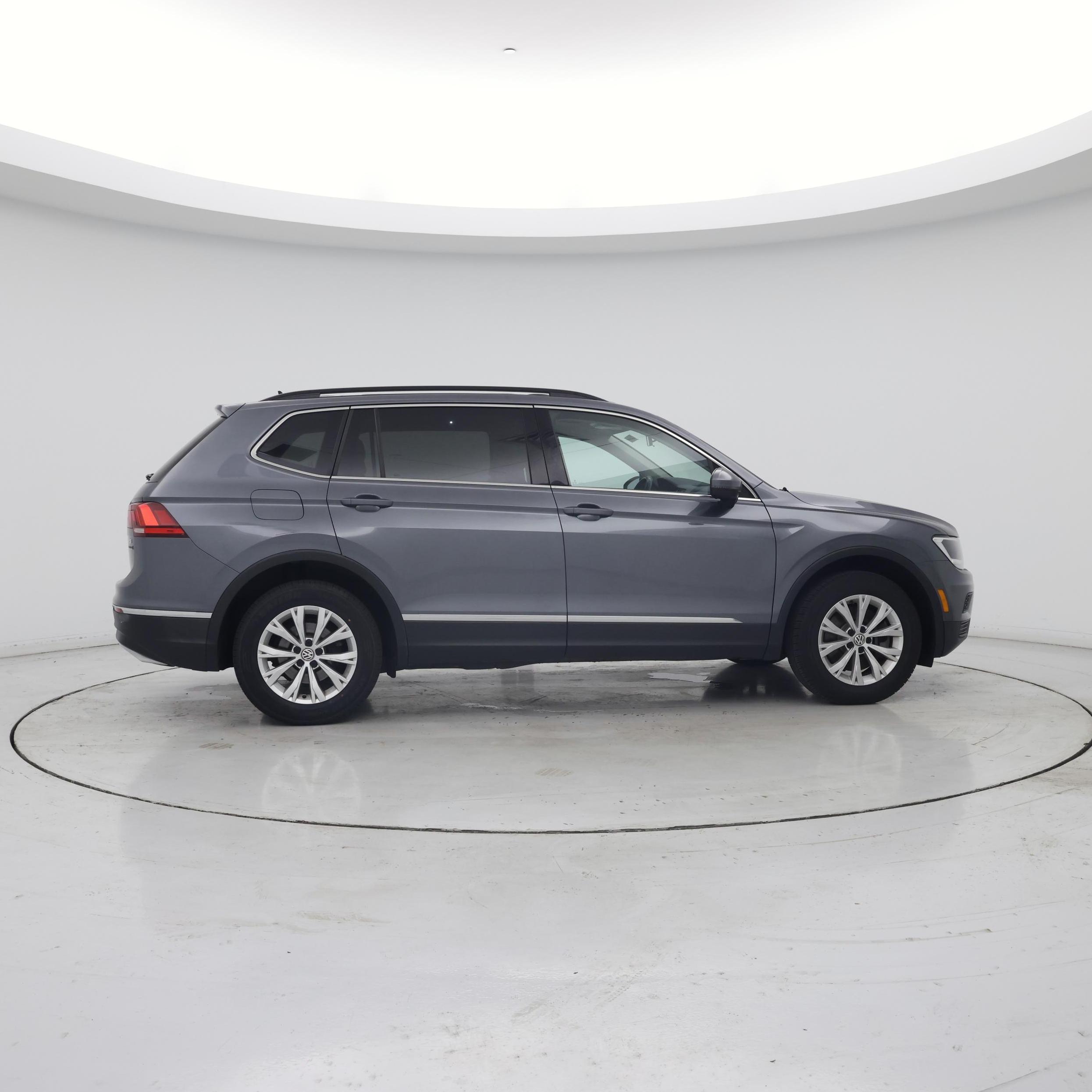 Thumbnail: 2018 Volkswagen Tiguan - 7