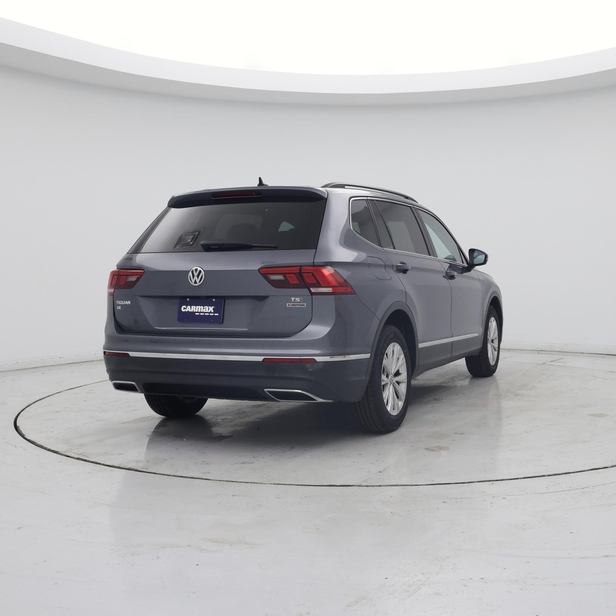 Thumbnail: 2018 Volkswagen Tiguan - 8