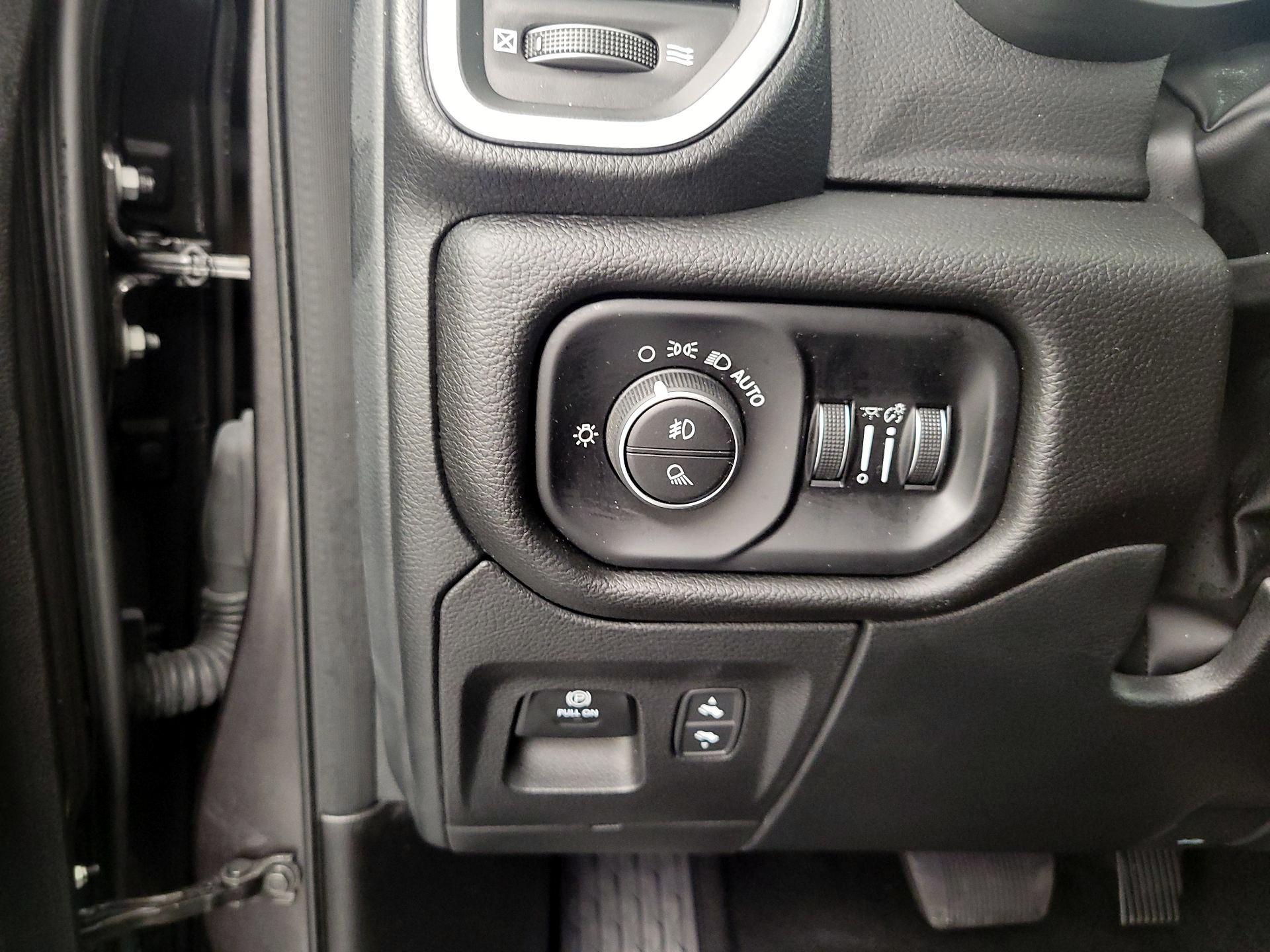 Thumbnail: 2025 RAM 1500 - 13