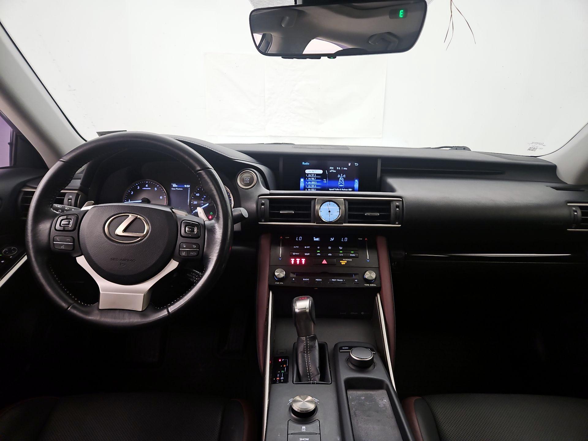Thumbnail: 2017 Lexus IS - 9