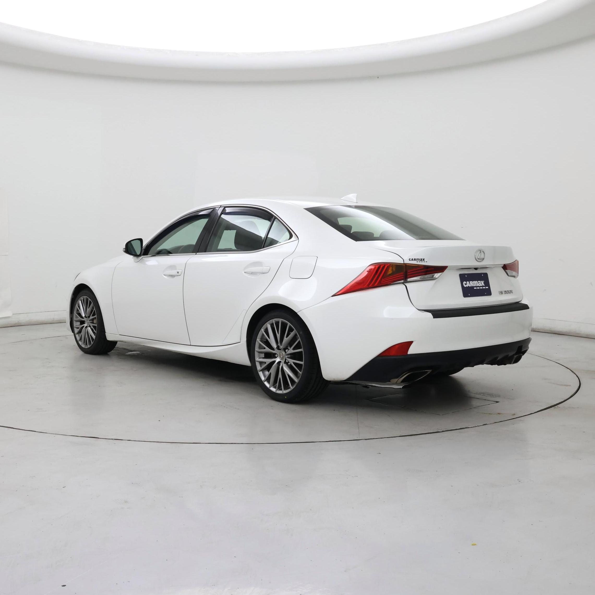 Thumbnail: 2017 Lexus IS - 2
