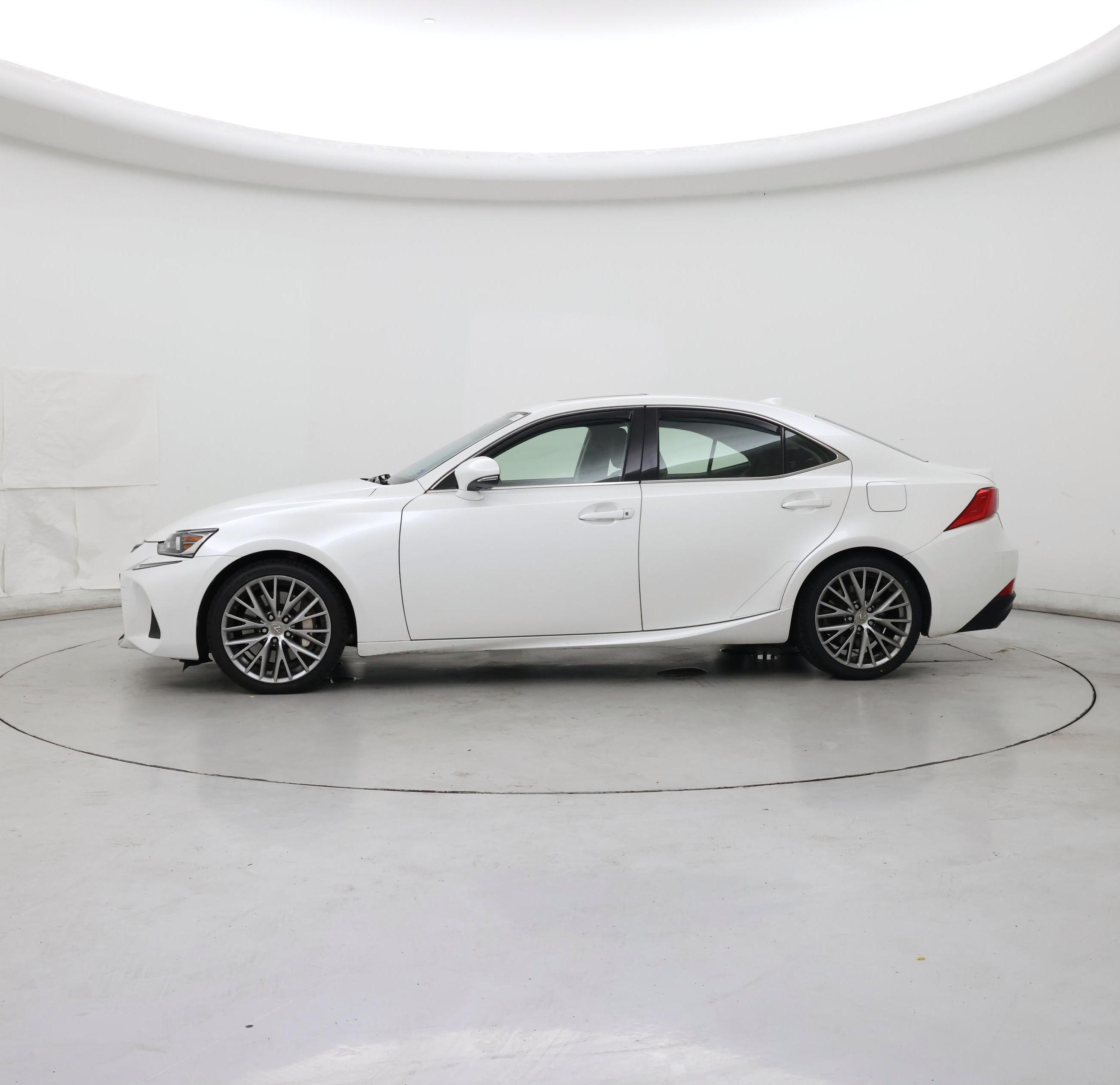 Thumbnail: 2017 Lexus IS - 3