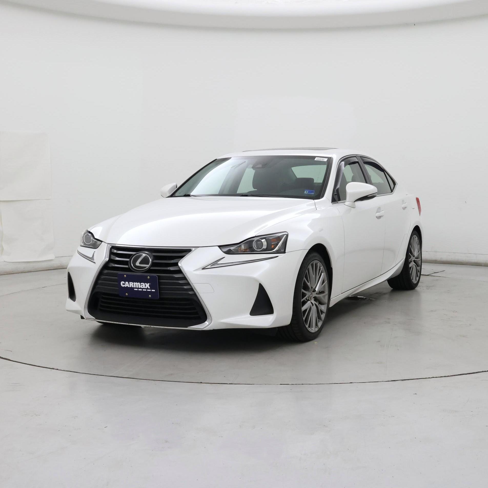 Thumbnail: 2017 Lexus IS - 4