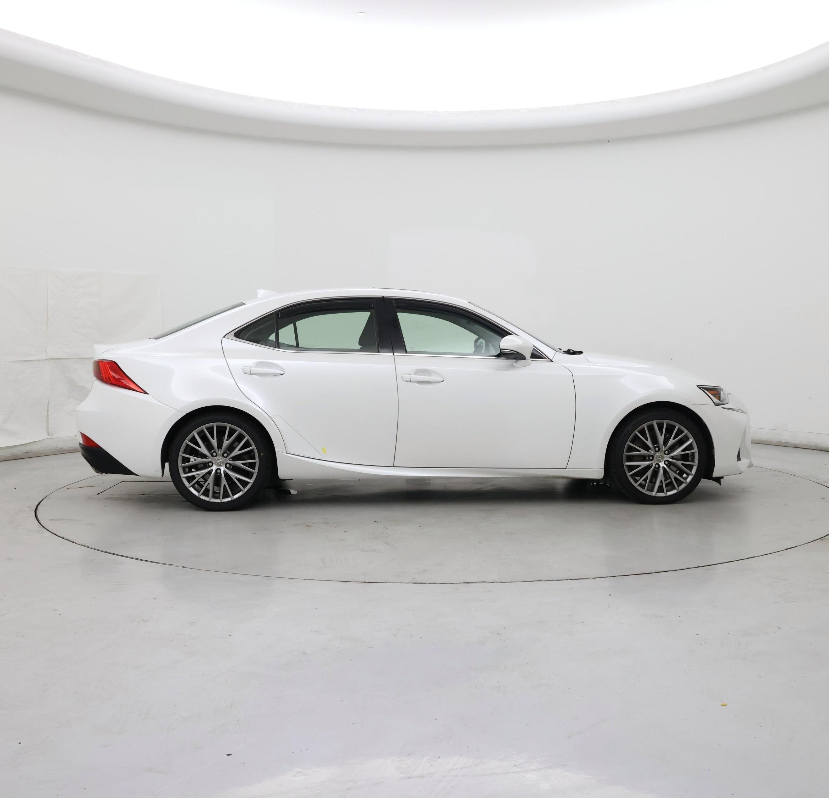 Thumbnail: 2017 Lexus IS - 7
