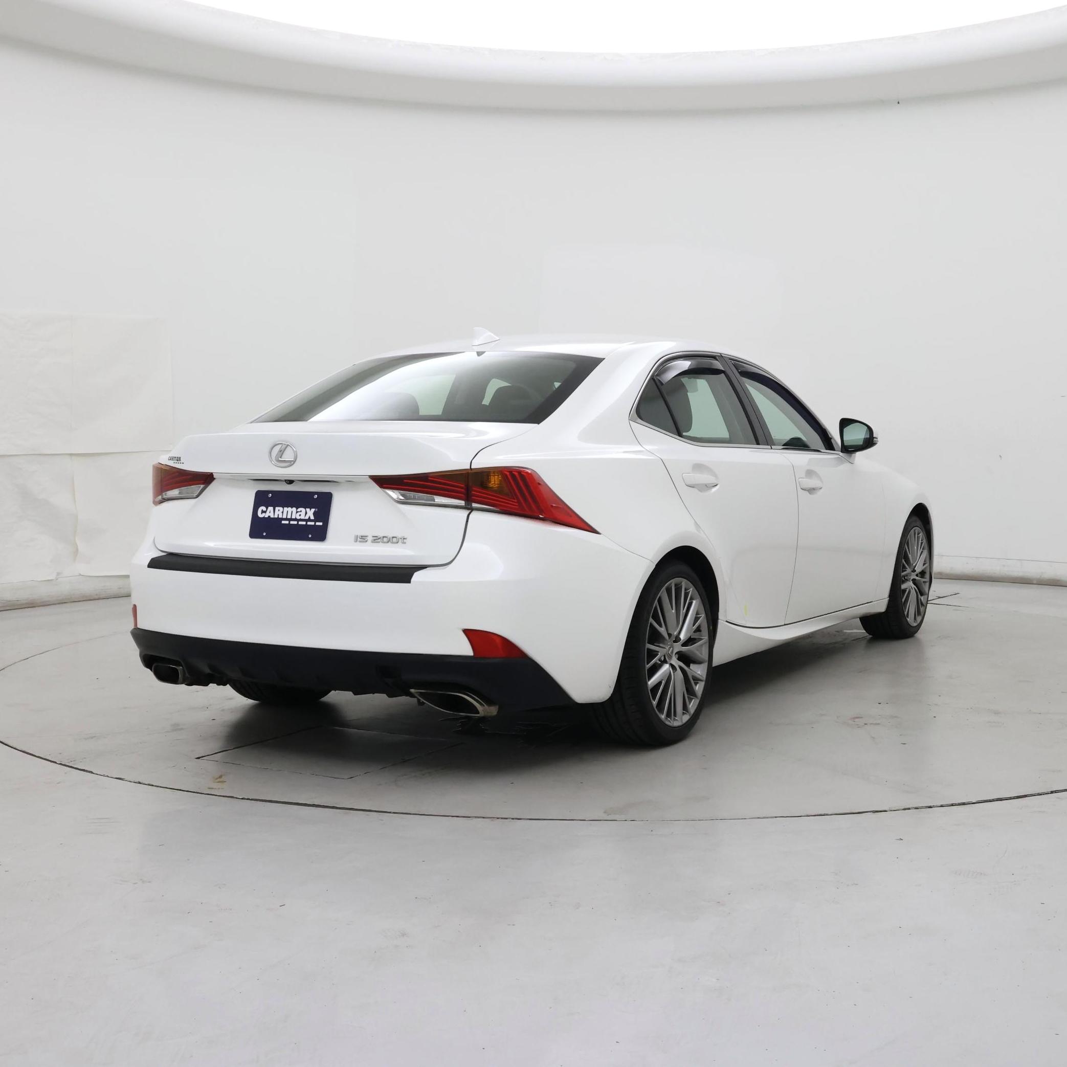 Thumbnail: 2017 Lexus IS - 8