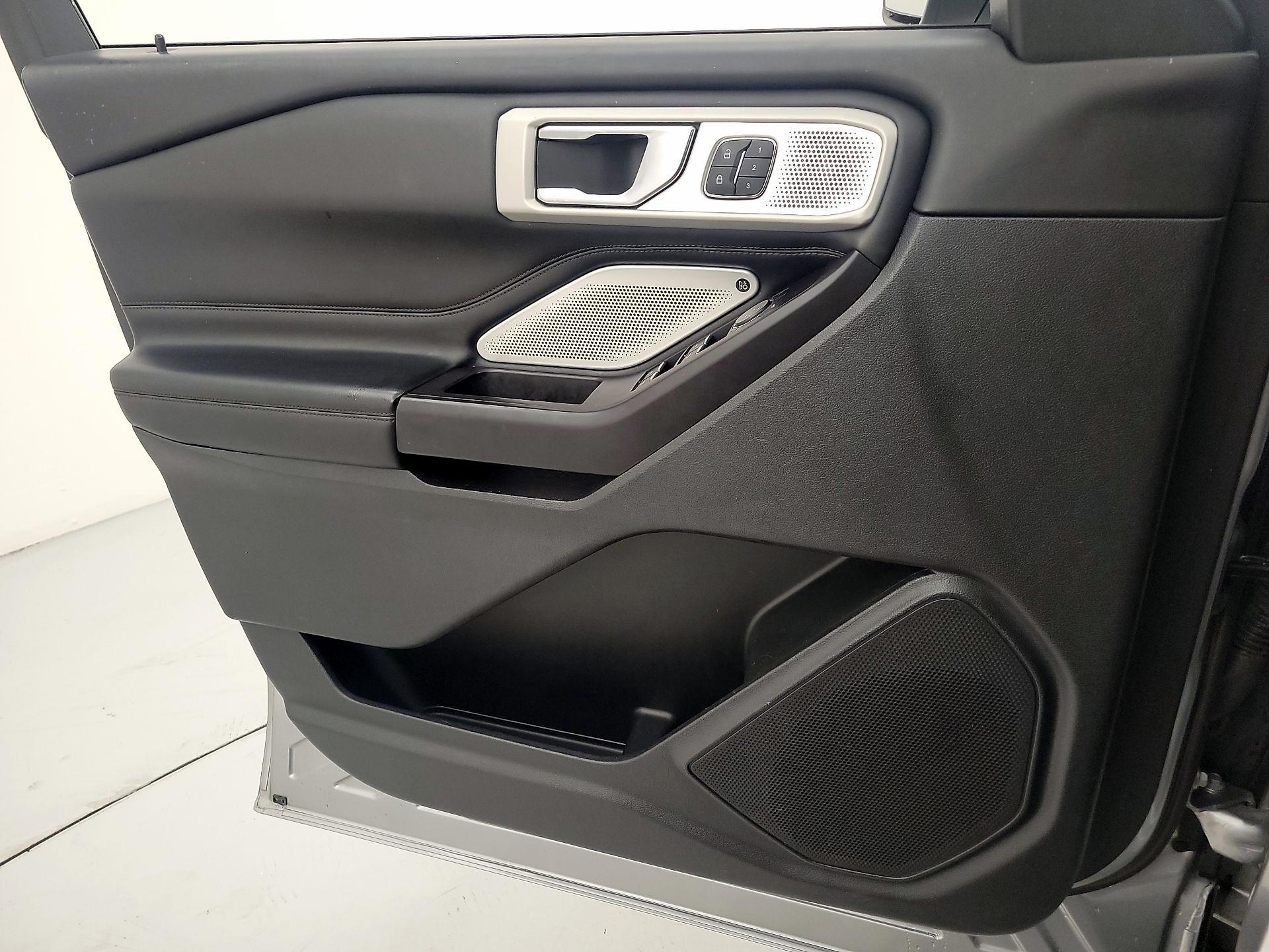 Thumbnail: 2020 Ford Explorer - 12