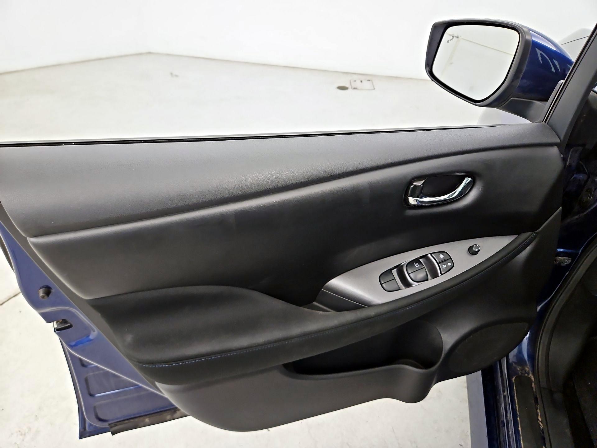 Thumbnail: 2023 Nissan Leaf - 12