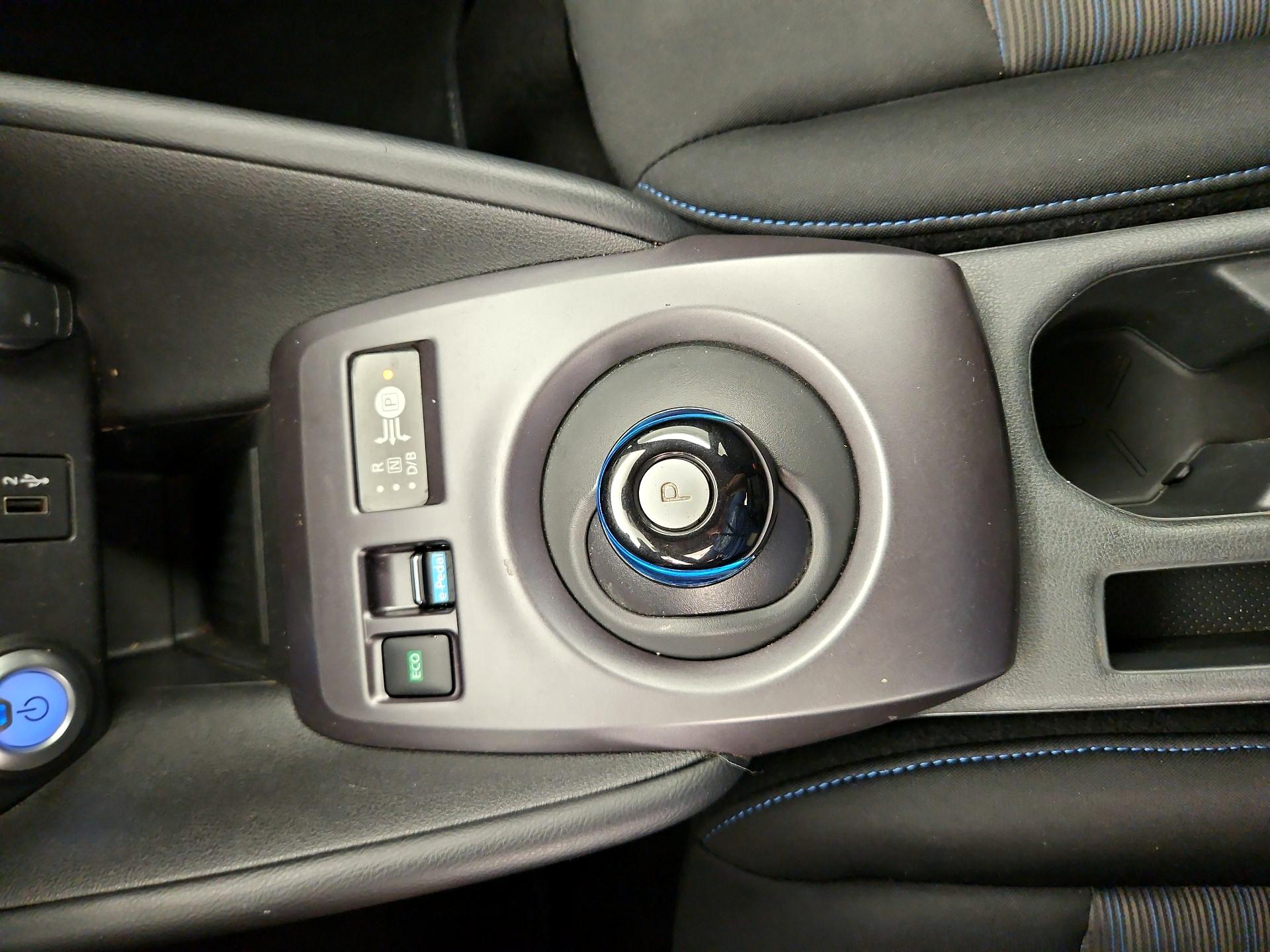Thumbnail: 2023 Nissan Leaf - 17
