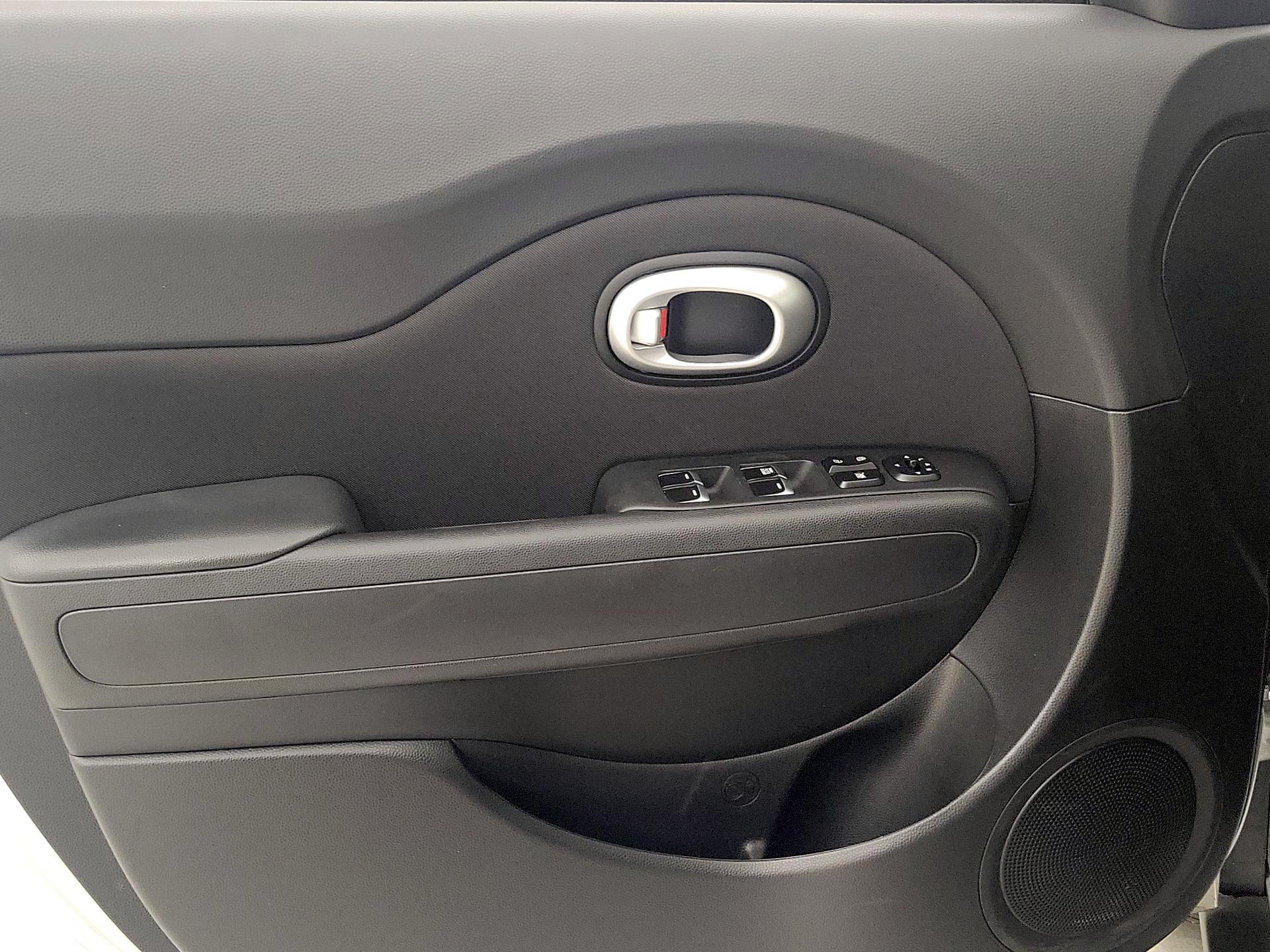 Thumbnail: 2018 Kia Soul - 12