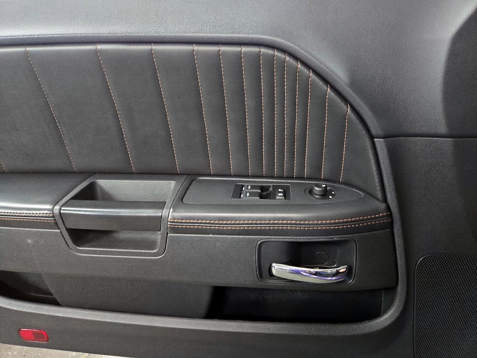 2014 Dodge Challenger R/T - Photo 13