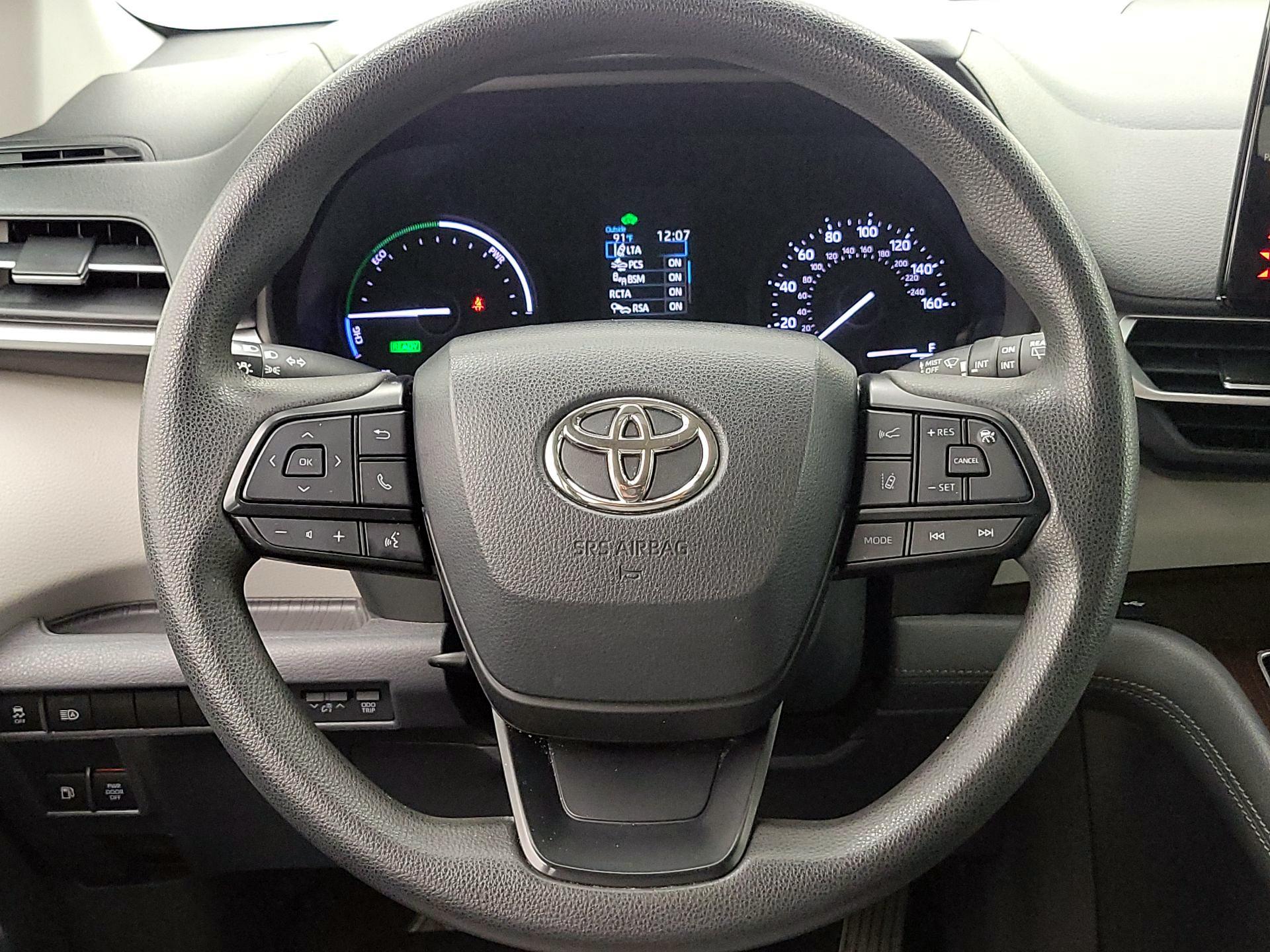 Thumbnail: 2022 Toyota Sienna - 10