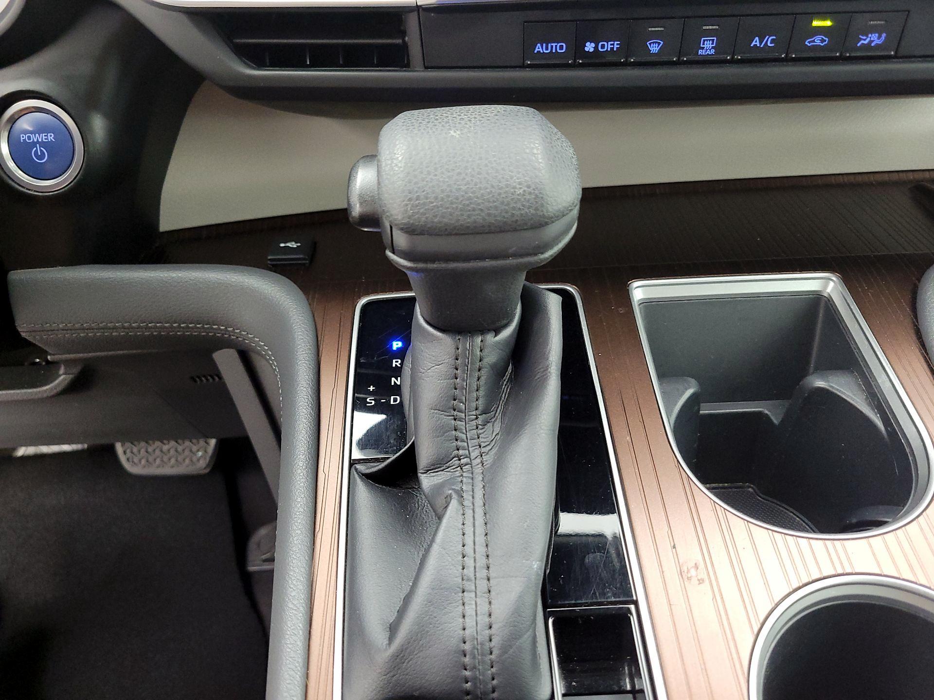 Thumbnail: 2022 Toyota Sienna - 17