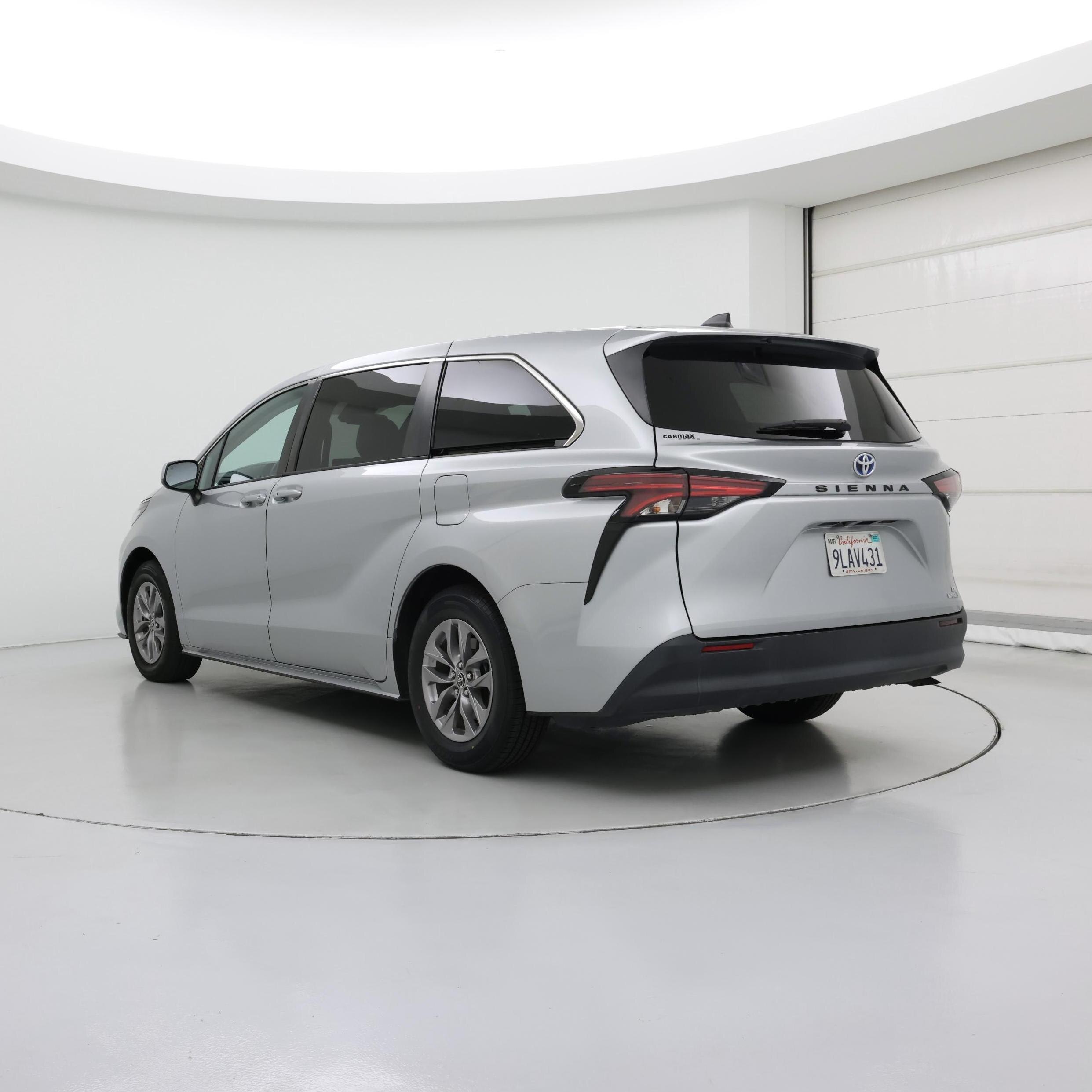 Thumbnail: 2022 Toyota Sienna - 2