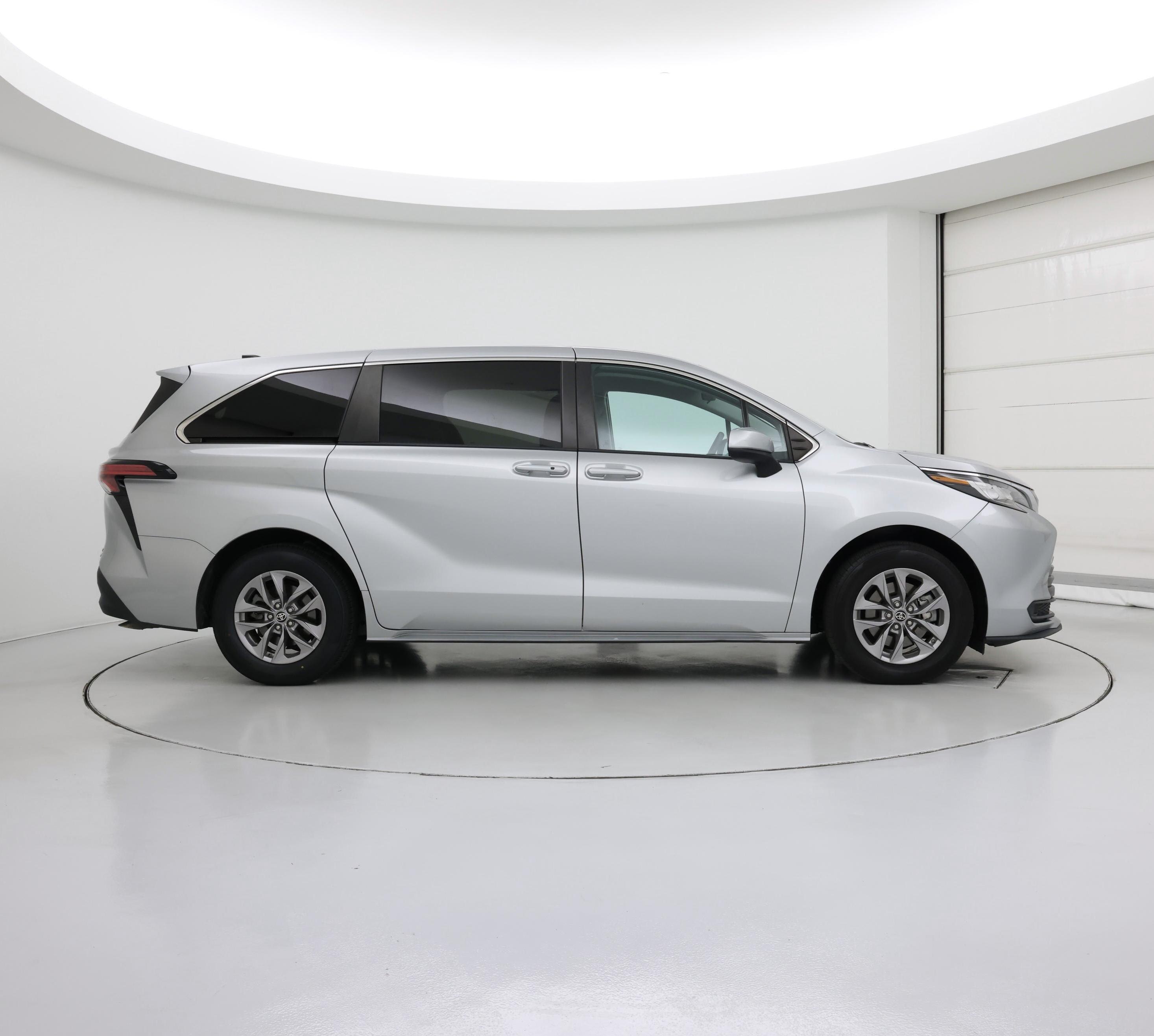 Thumbnail: 2022 Toyota Sienna - 7