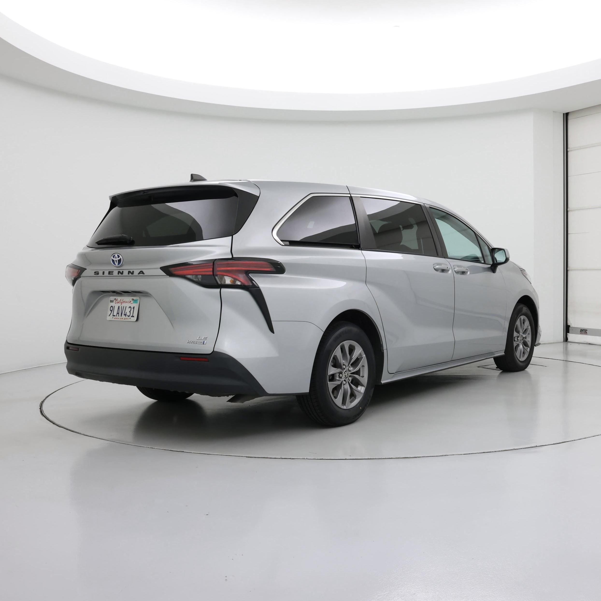 Thumbnail: 2022 Toyota Sienna - 8