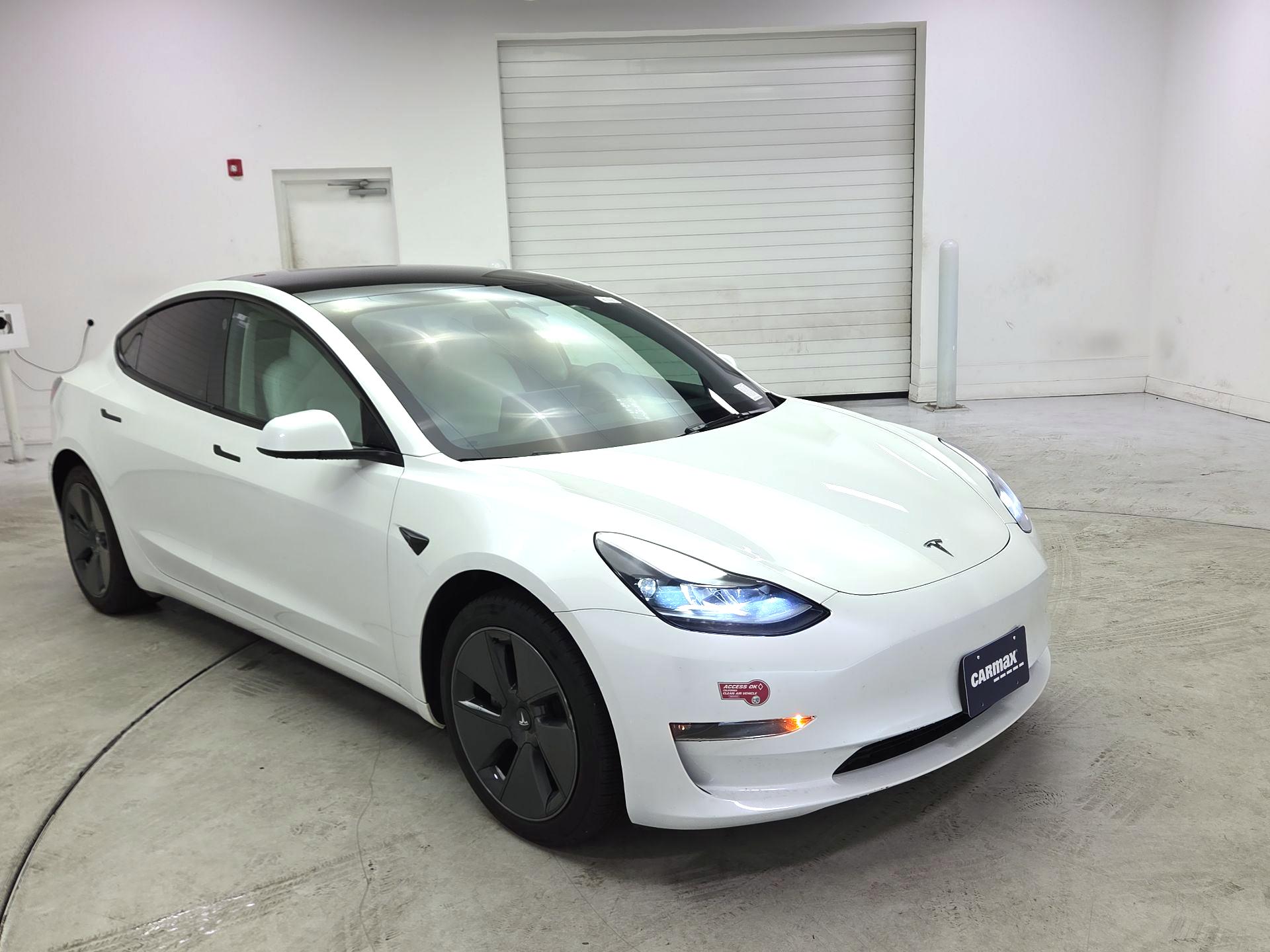 Thumbnail: 2023 Tesla Model 3 - 1