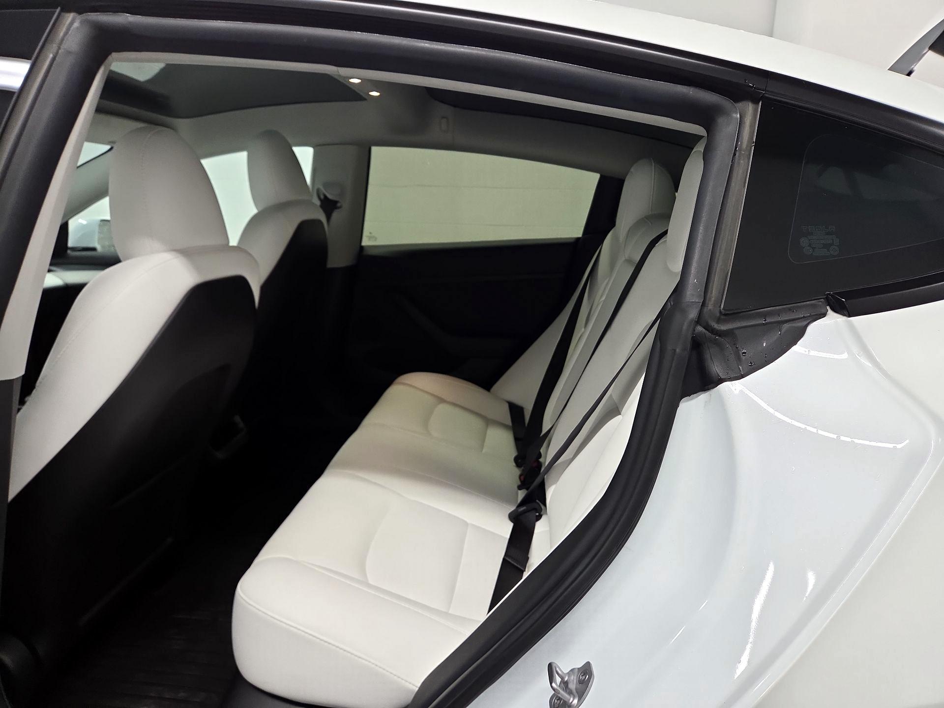 Thumbnail: 2023 Tesla Model 3 - 15