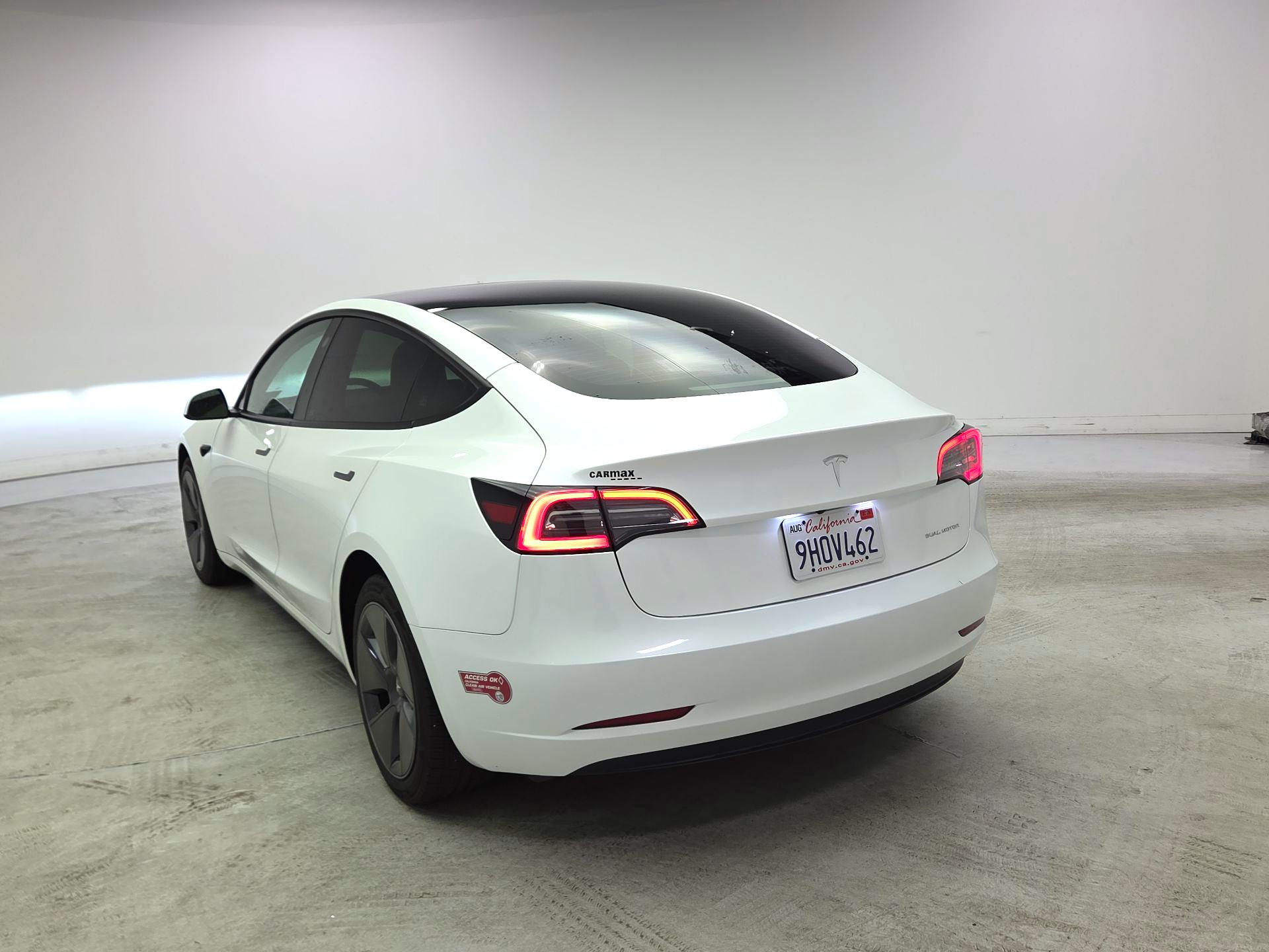 Thumbnail: 2023 Tesla Model 3 - 7