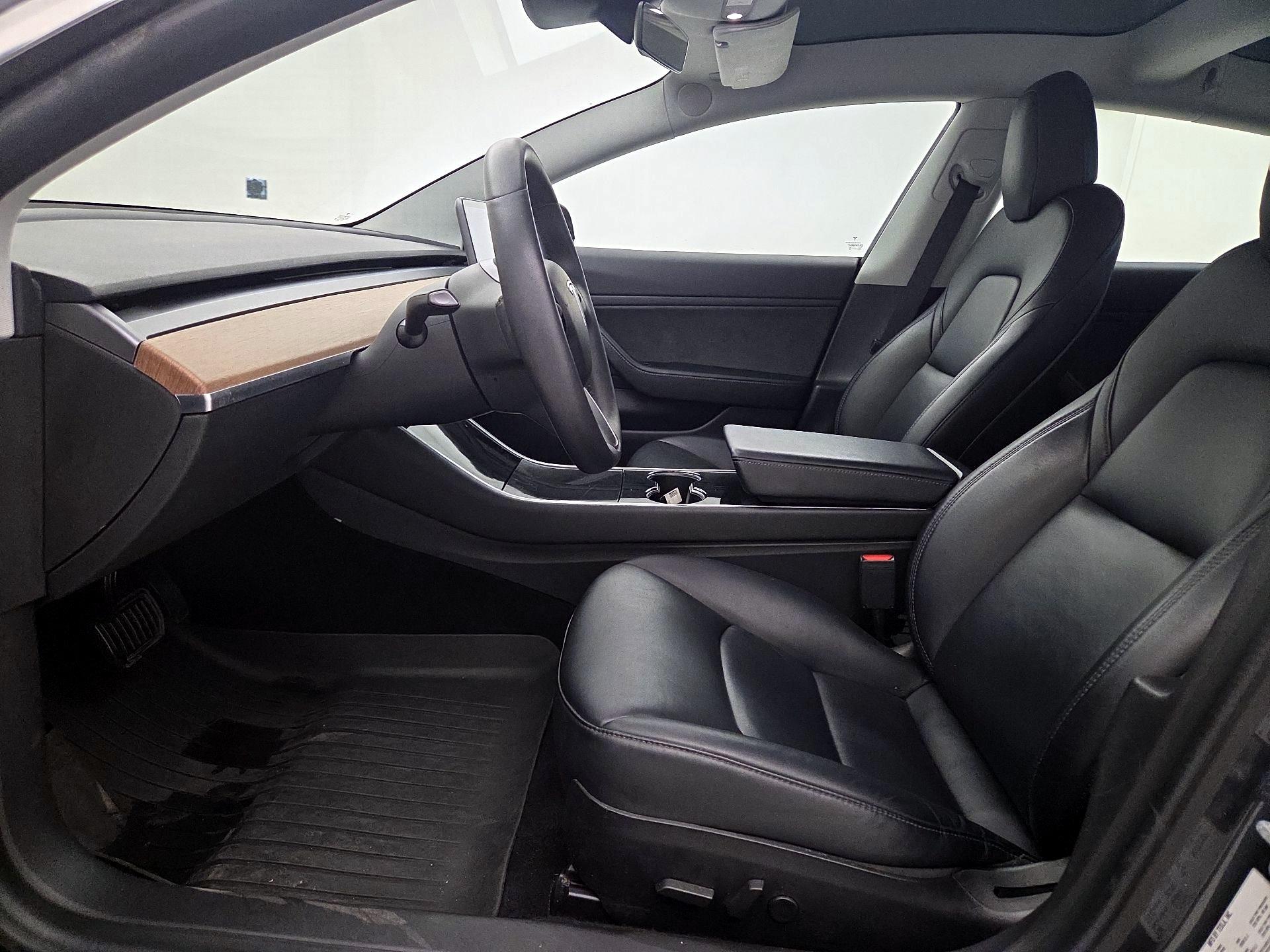 Thumbnail: 2019 Tesla Model 3 - 11