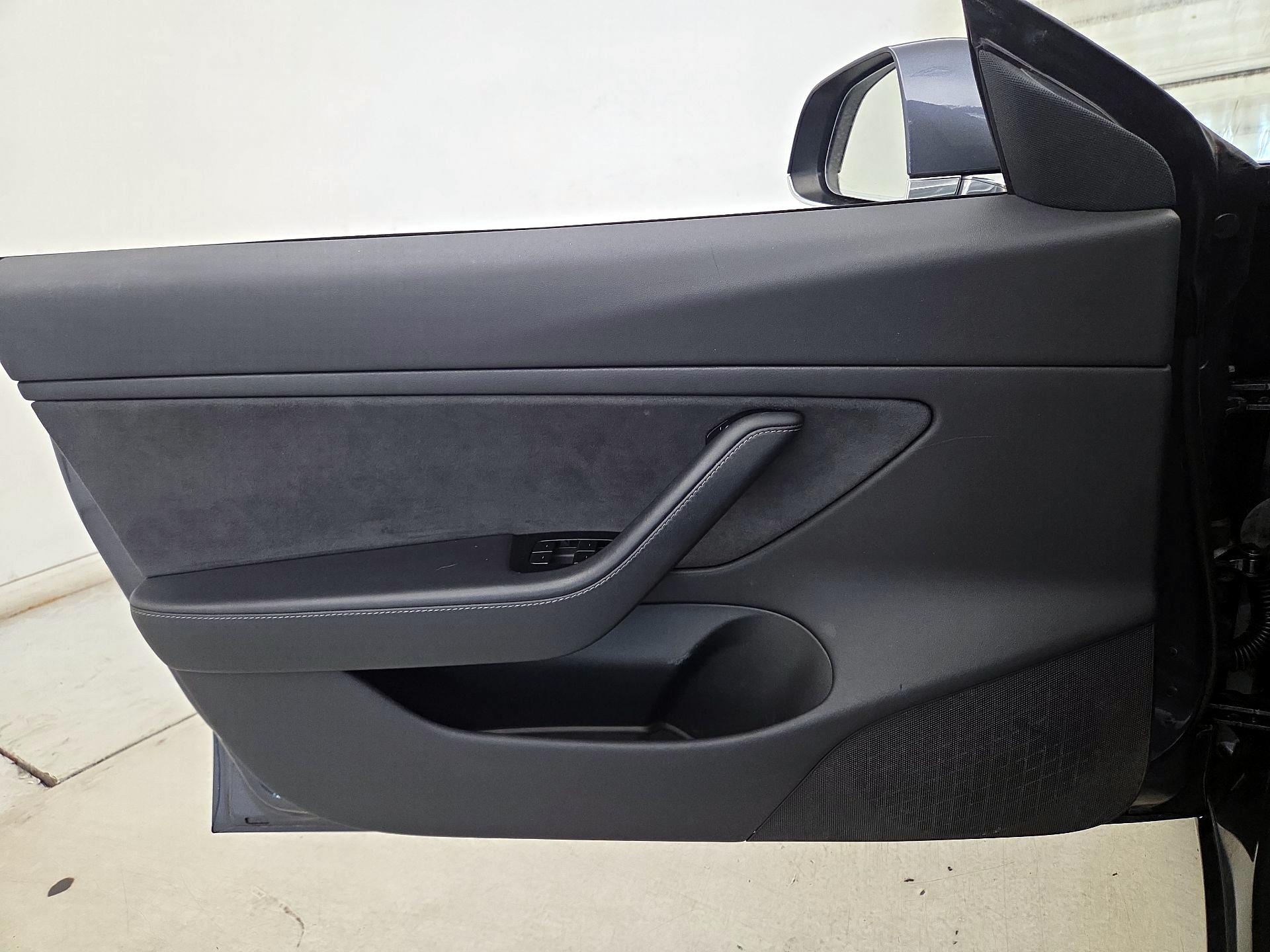Thumbnail: 2019 Tesla Model 3 - 12