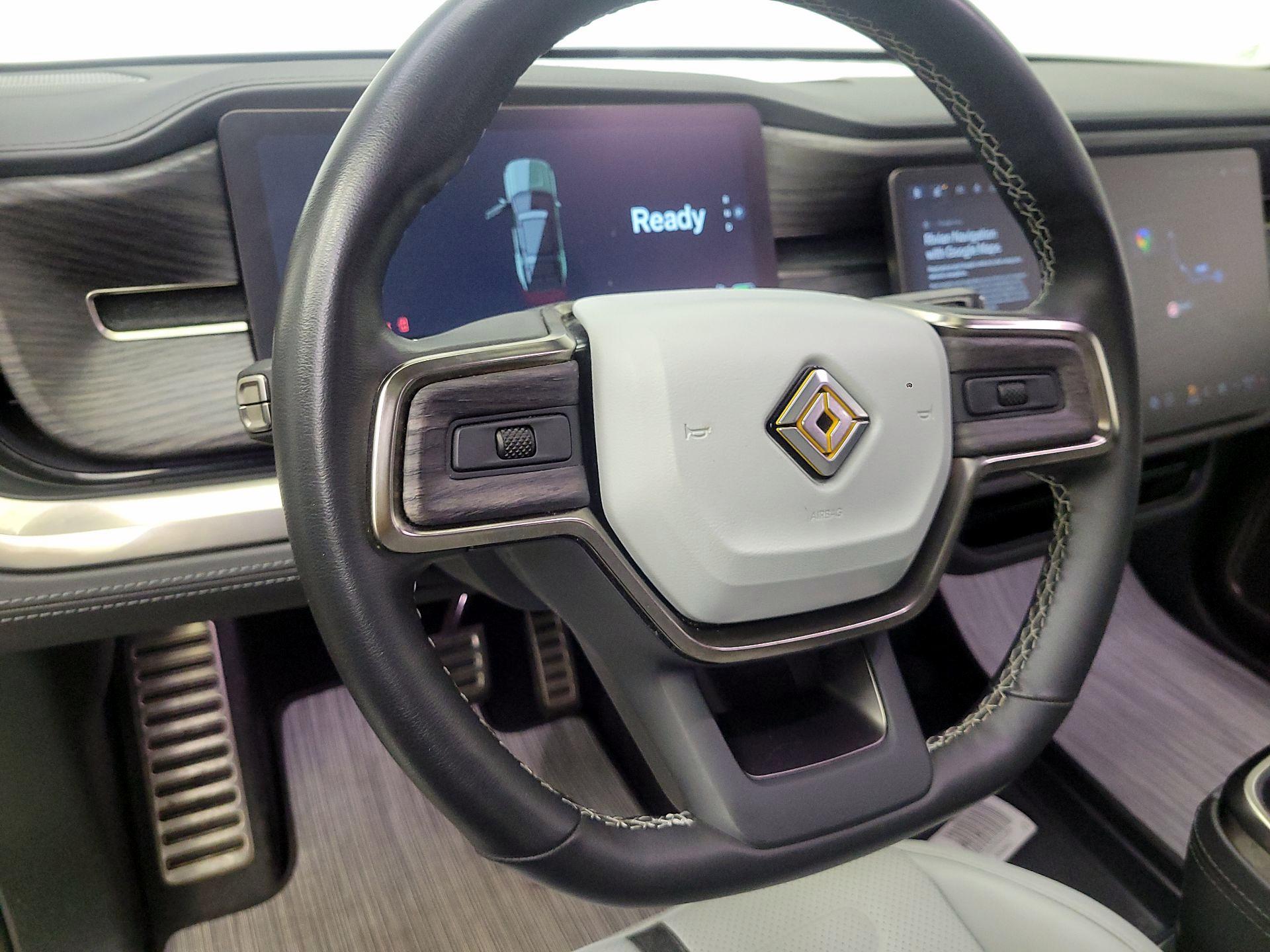 Thumbnail: 2023 Rivian R1S - 10