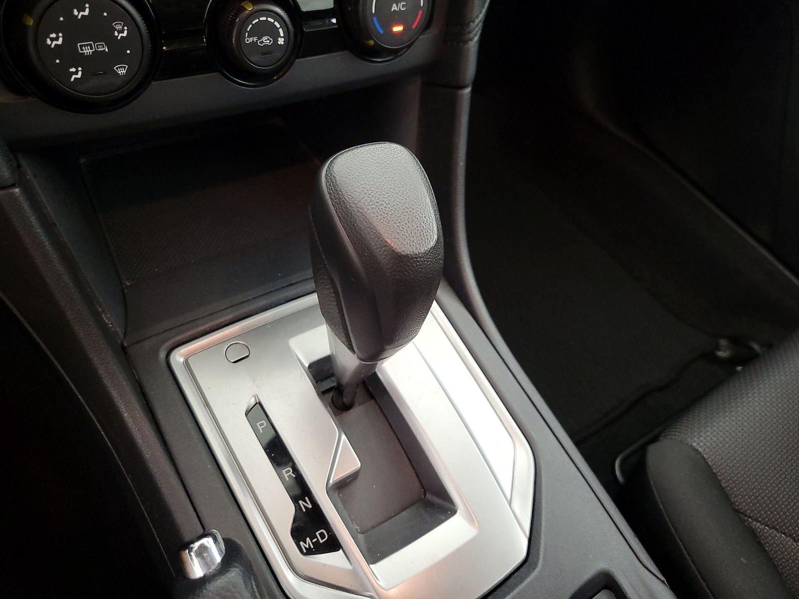 2018 Subaru Impreza Premium - Photo 18