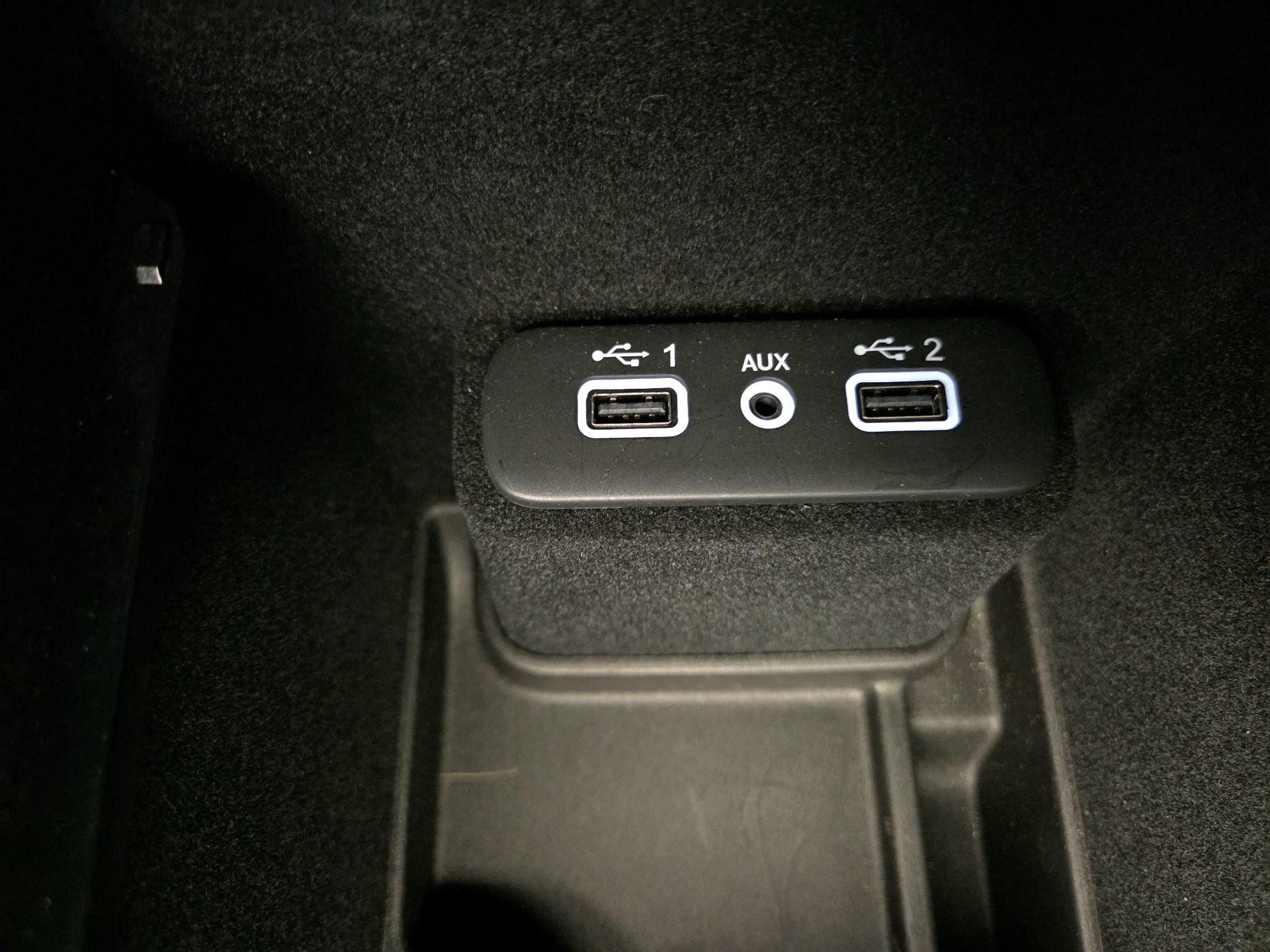 Thumbnail: 2021 Dodge Charger - 18